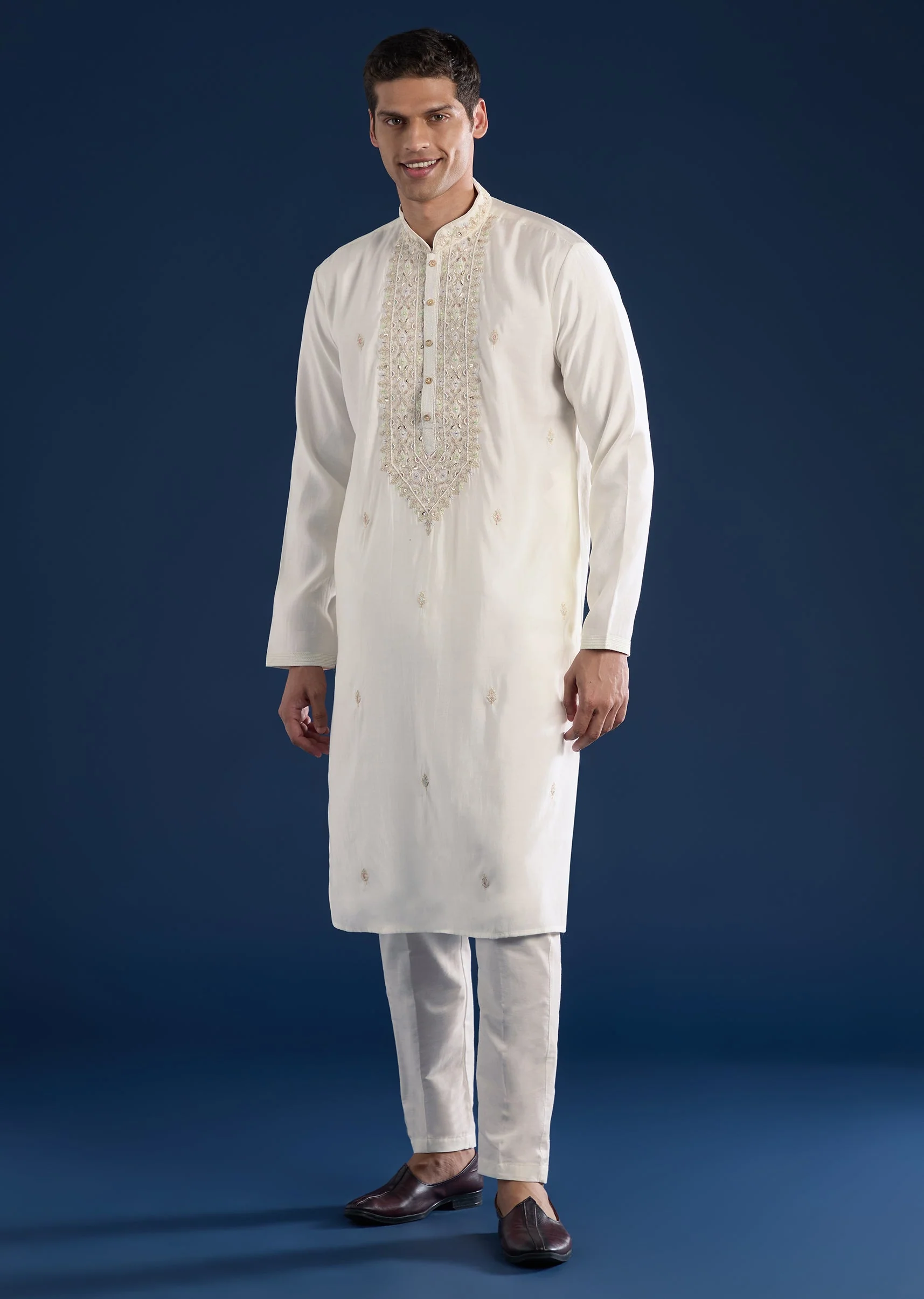 A Cream Minimal Kurta Sets - Image 4