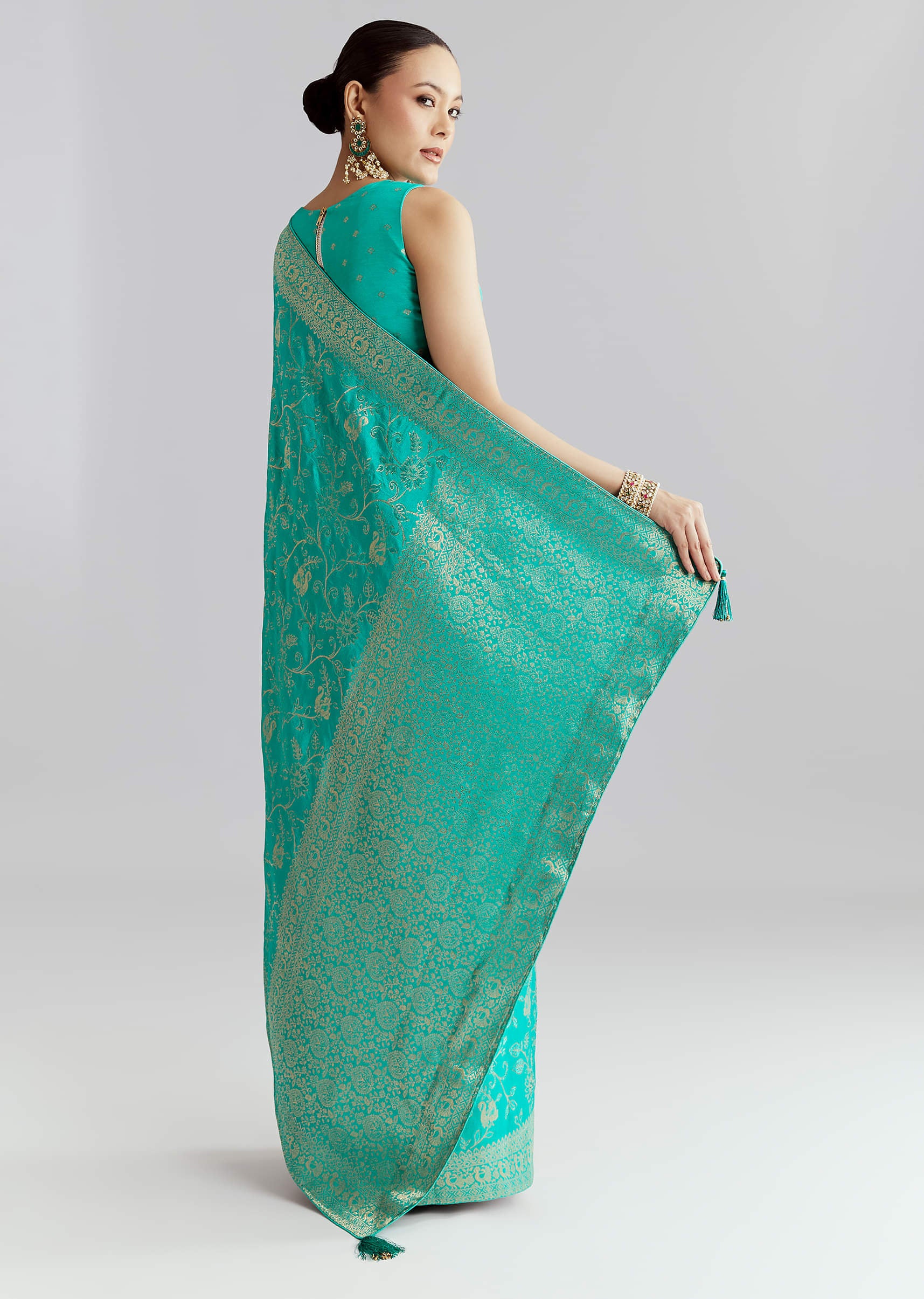 Aqua Blue Dola Silk Woven Saree With Floral Jaal Work - Image 4