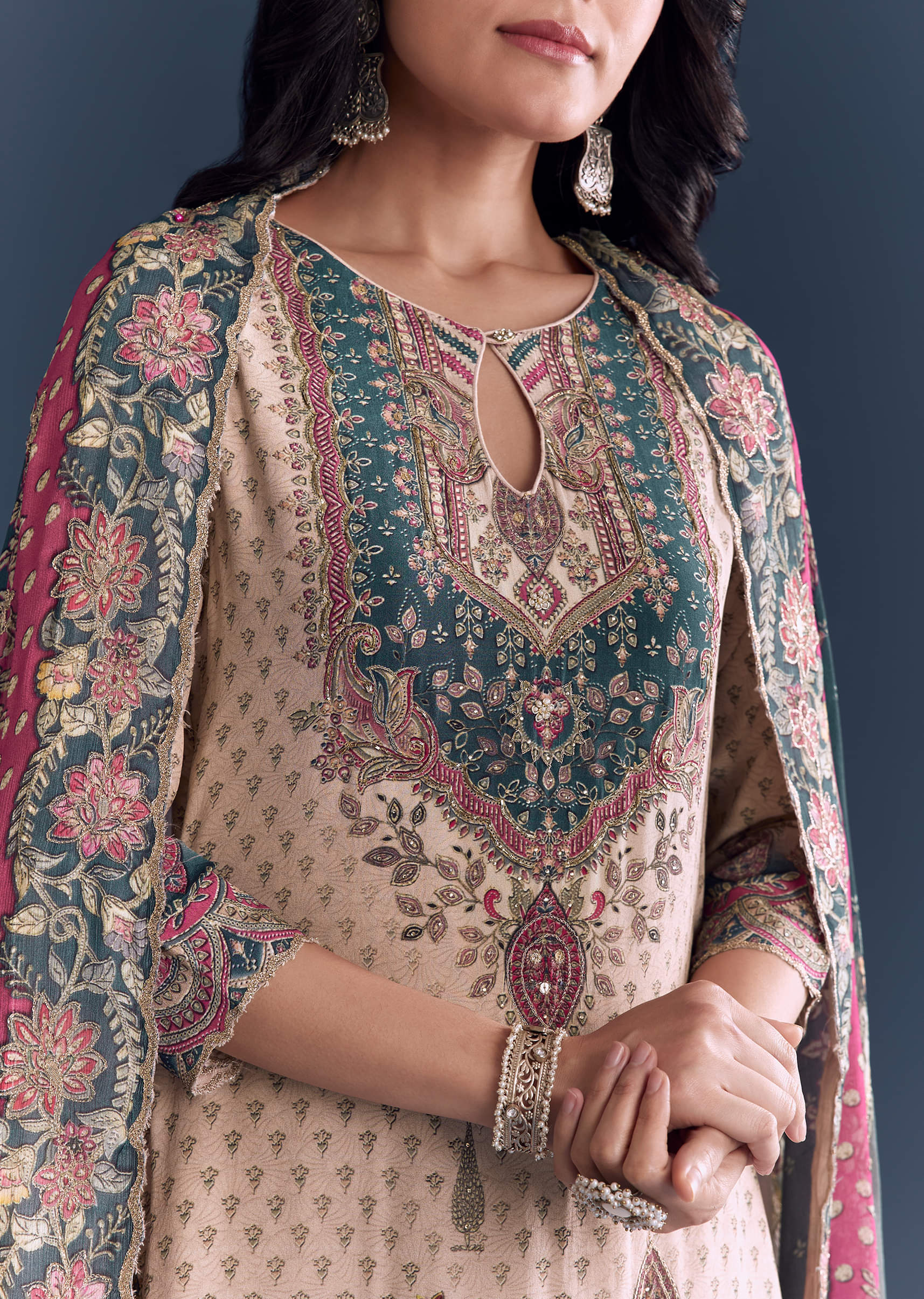 Baby Pink Crepe Kurta Set With Indie Print And Zari Work - Image 2