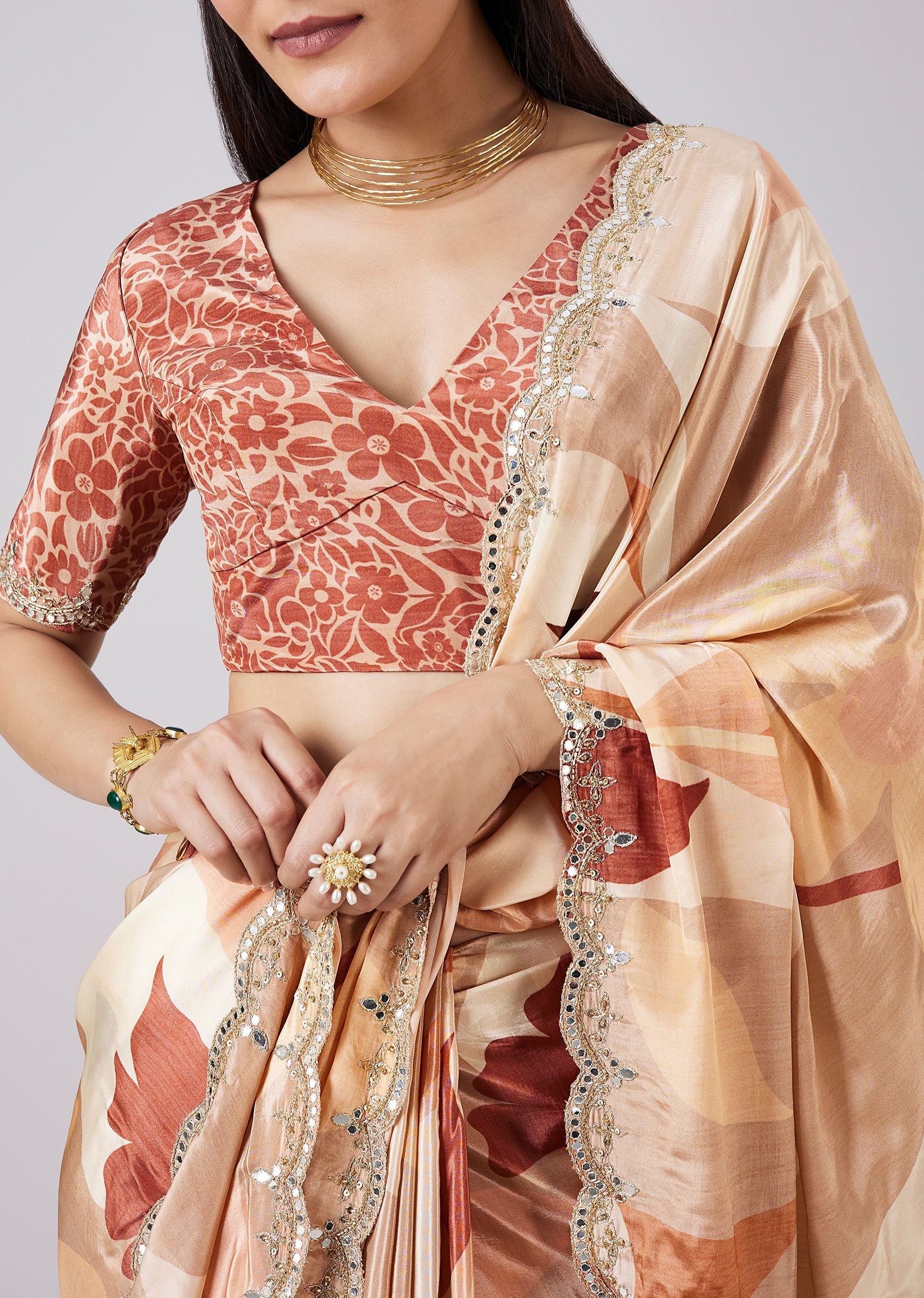 Beige Abstract Print Saree with Blouse - Image 2