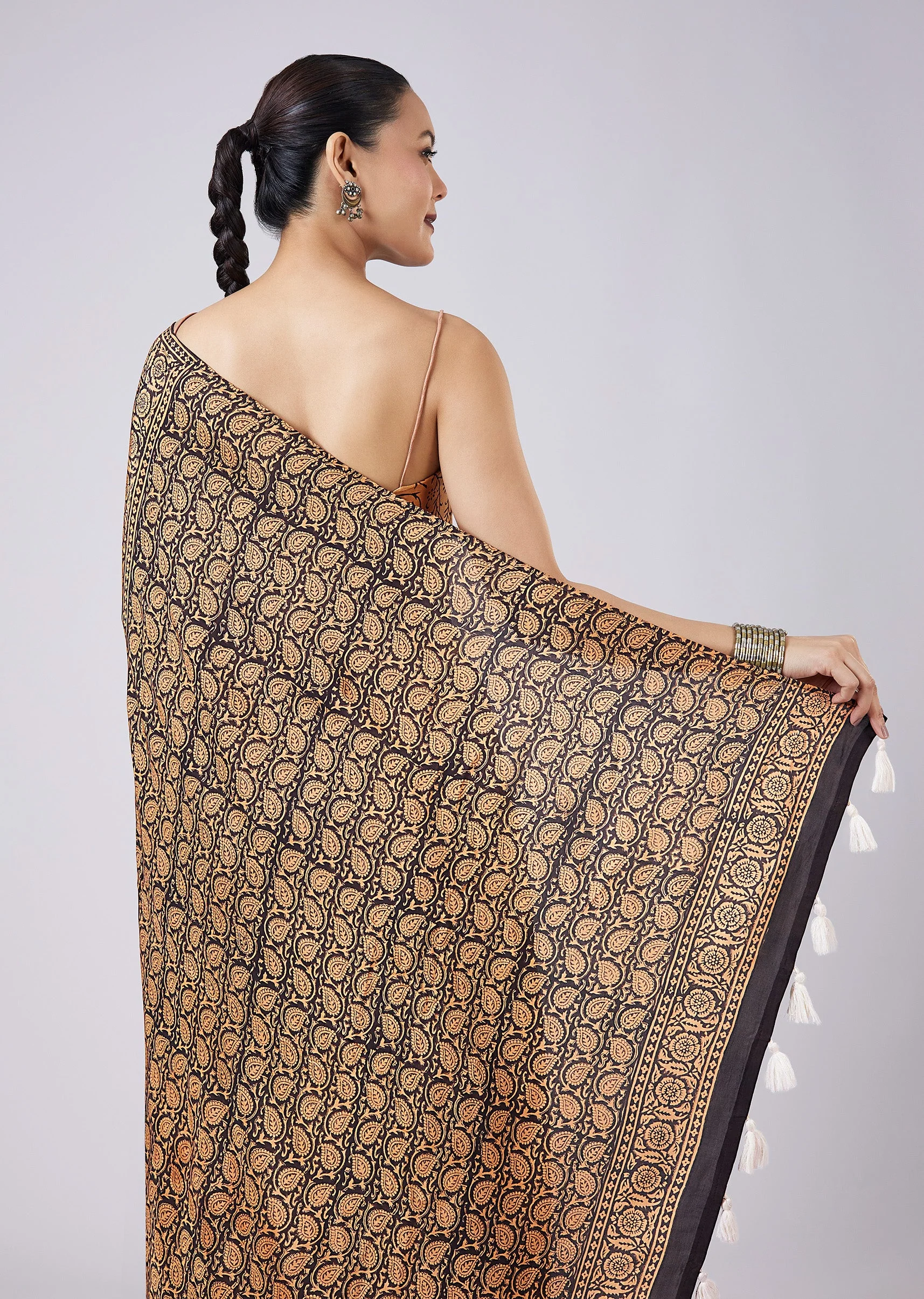 Beige Block Print Saree with Unstitched Blouse - Image 6