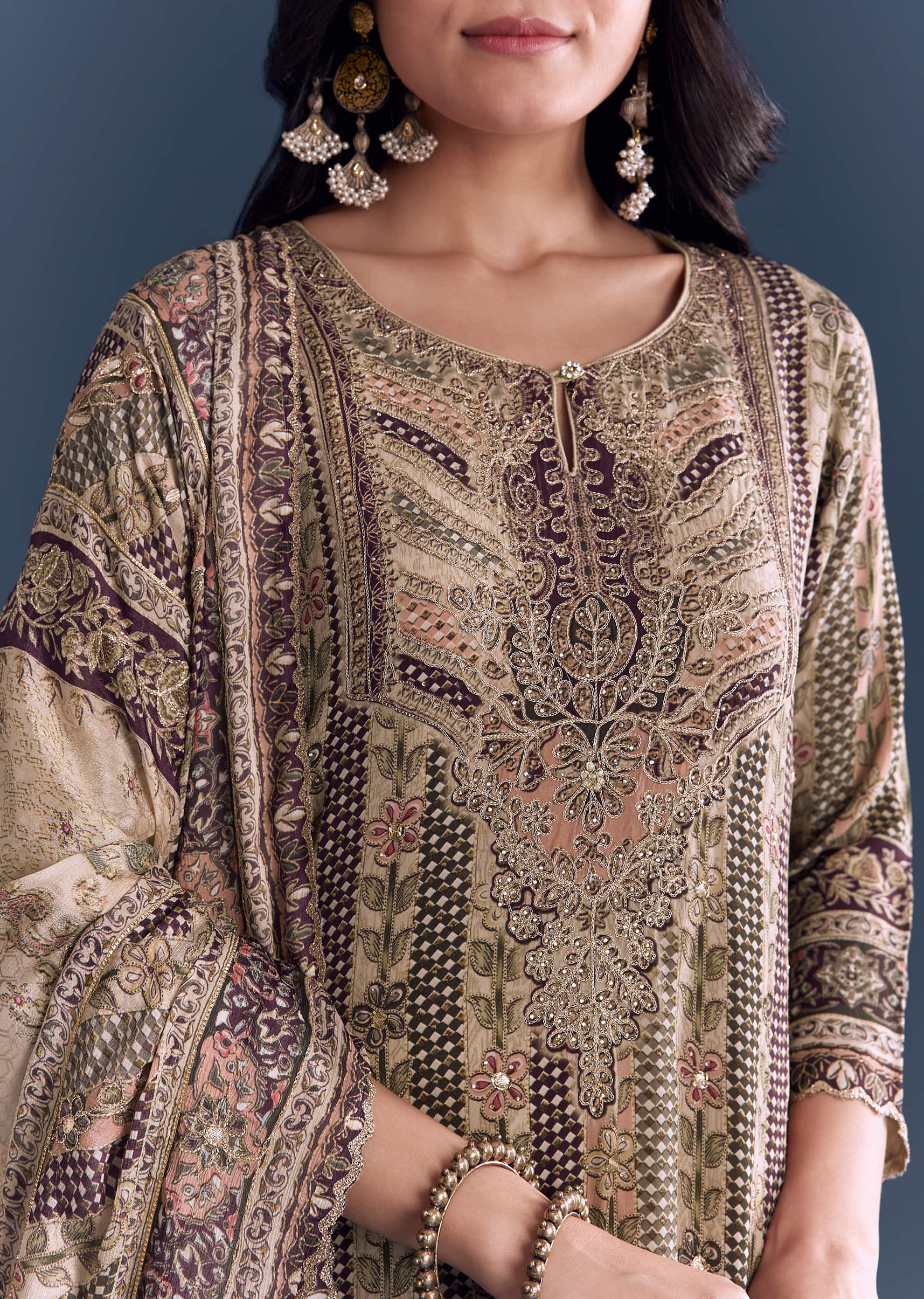 Beige Crepe Kurta Set With Floral Print And Zari Embroidery - Image 2