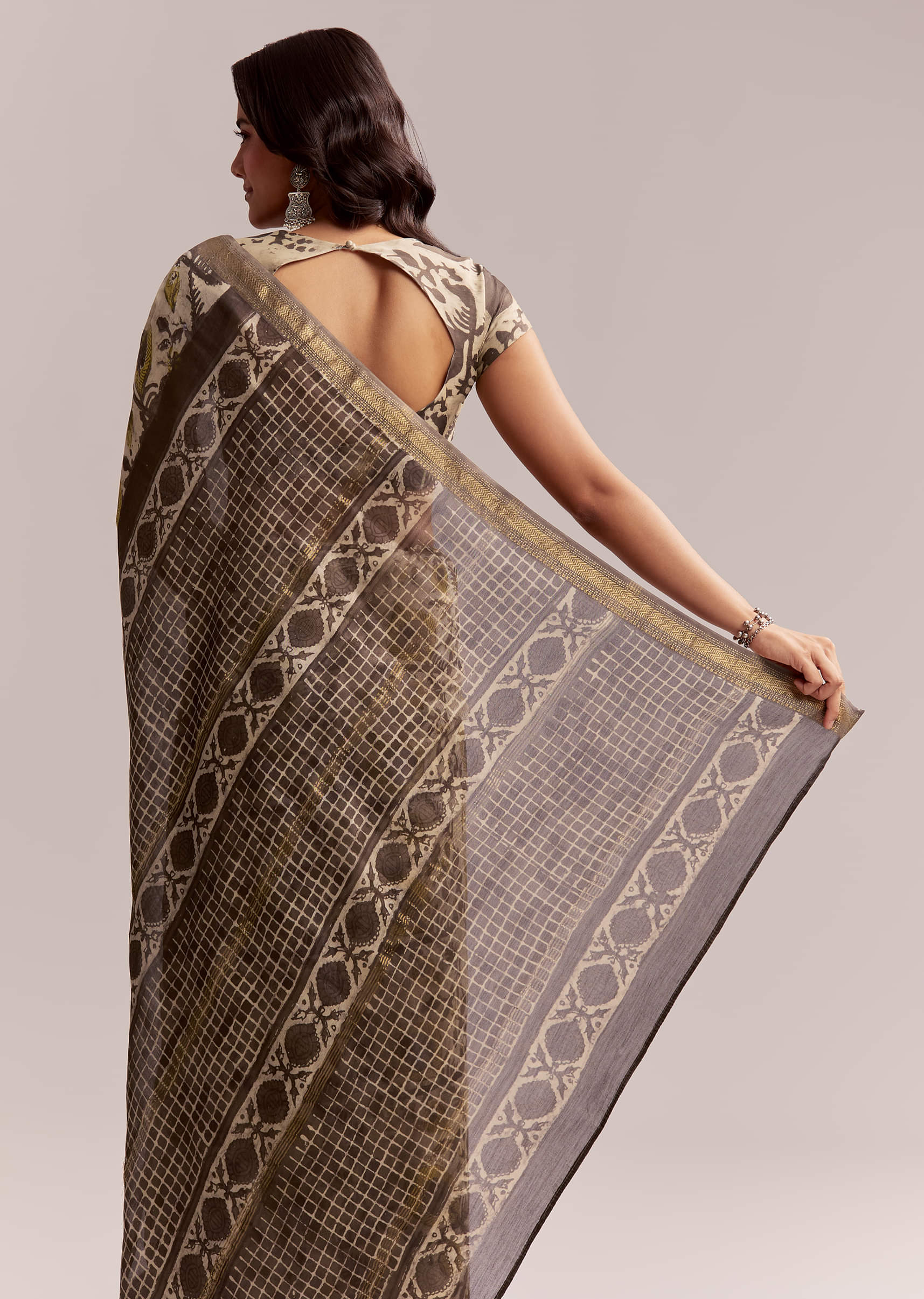 Beige Linen Printed Saree With Hand Block Ajrakh Print - Image 4