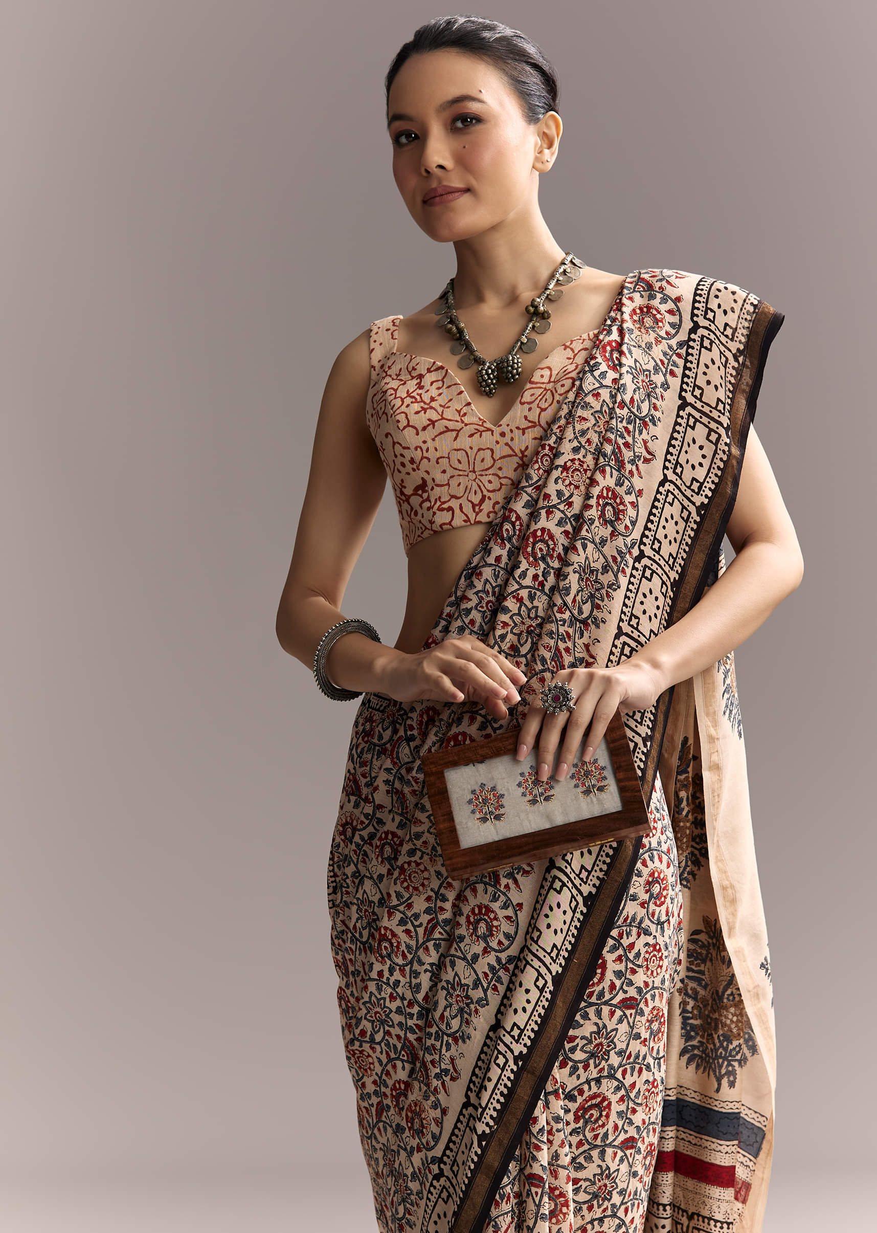 Beige Linen Saree With Ajrakh Floral Print And Black Border - Image 2
