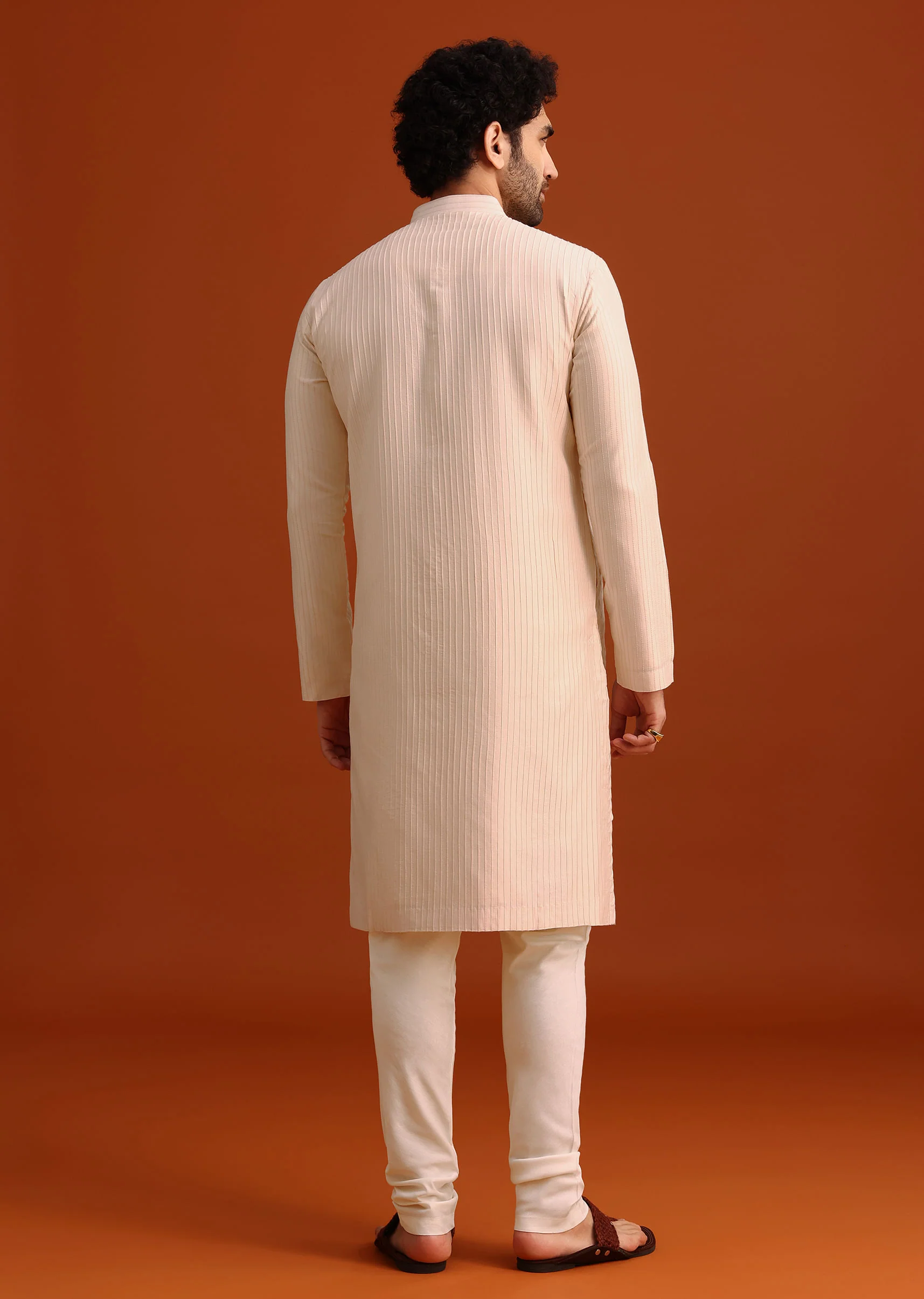 Beige Quilted Kurta Set In Blended Silk - Image 5