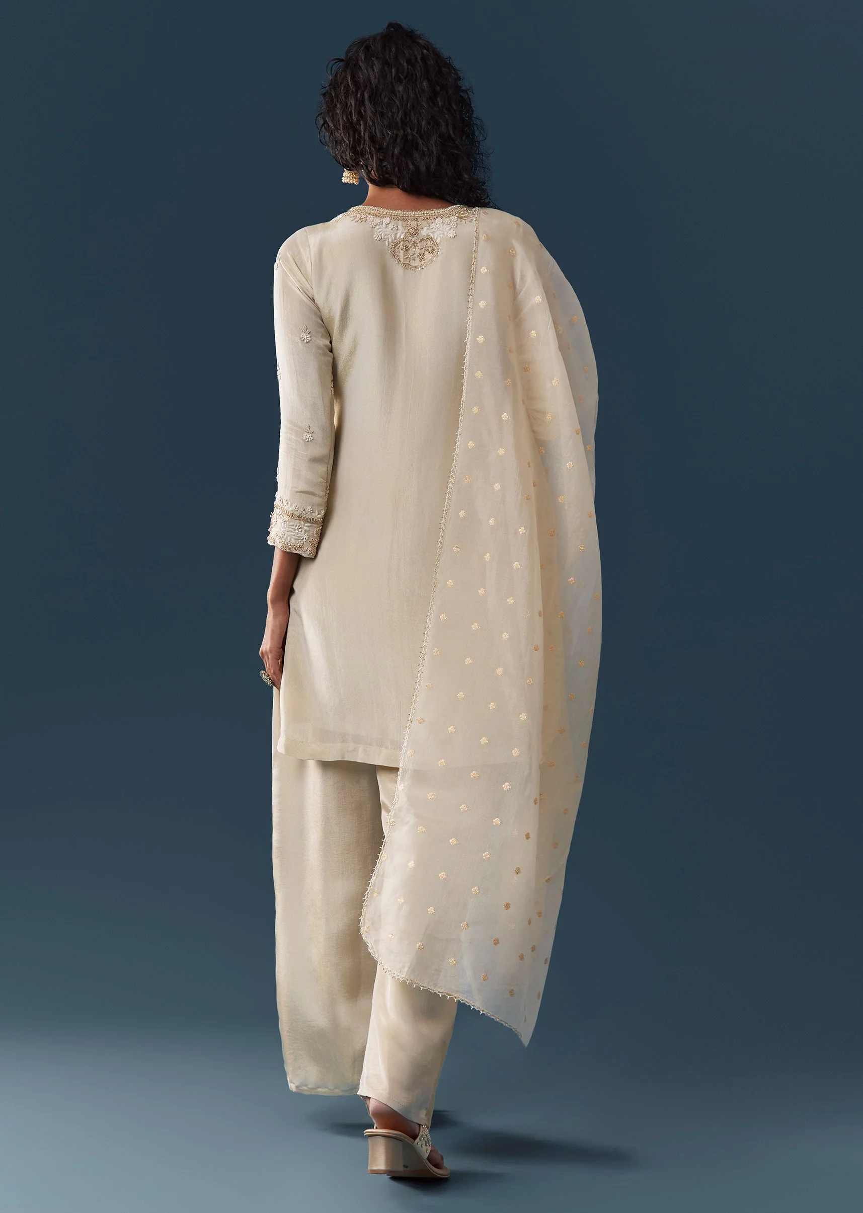Beige Tissue Kurta Pant Set With Dupatta - Image 5
