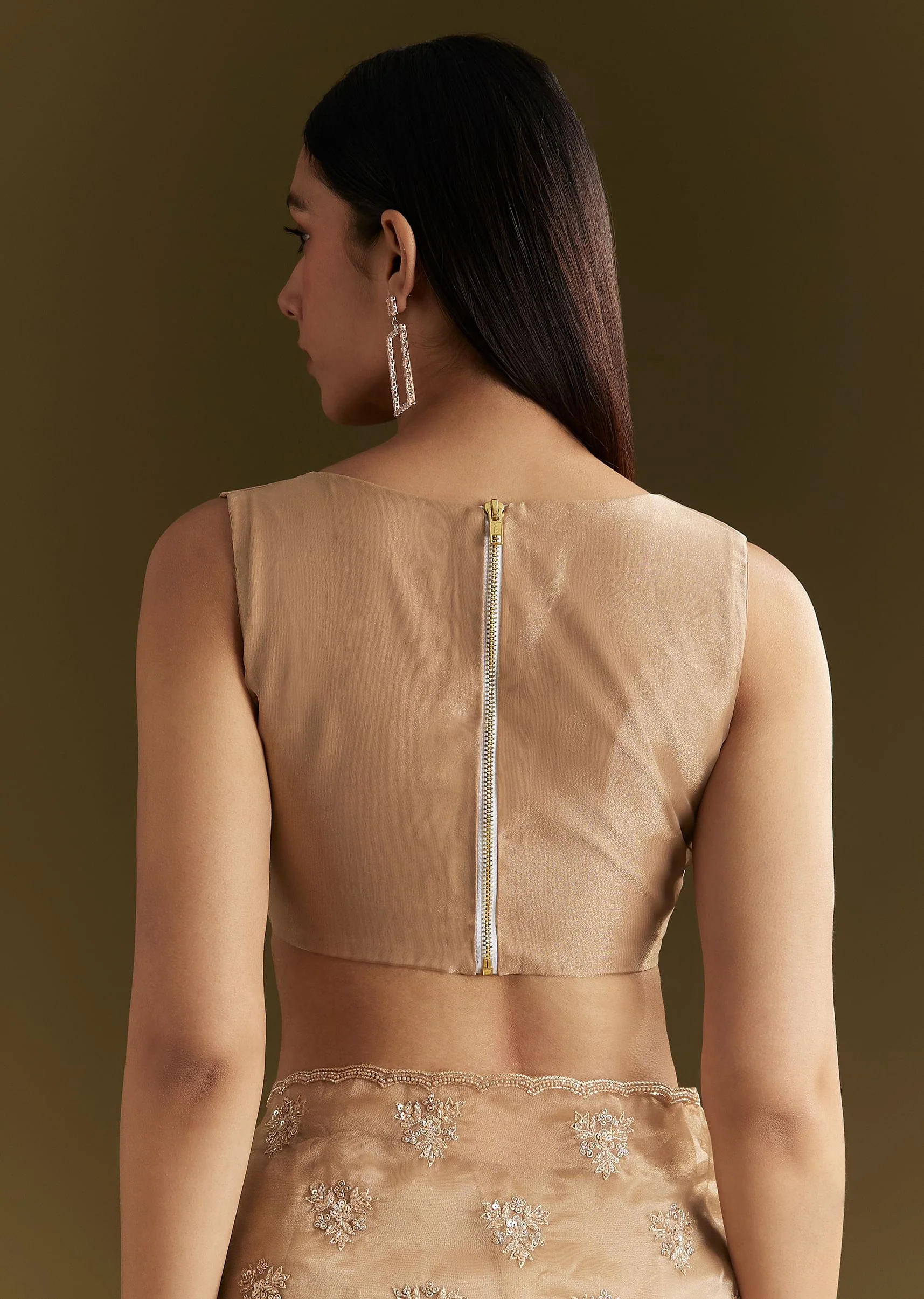 Beige Tissue Saree With Heavy Cutdana And Beads Embroidery - Image 8