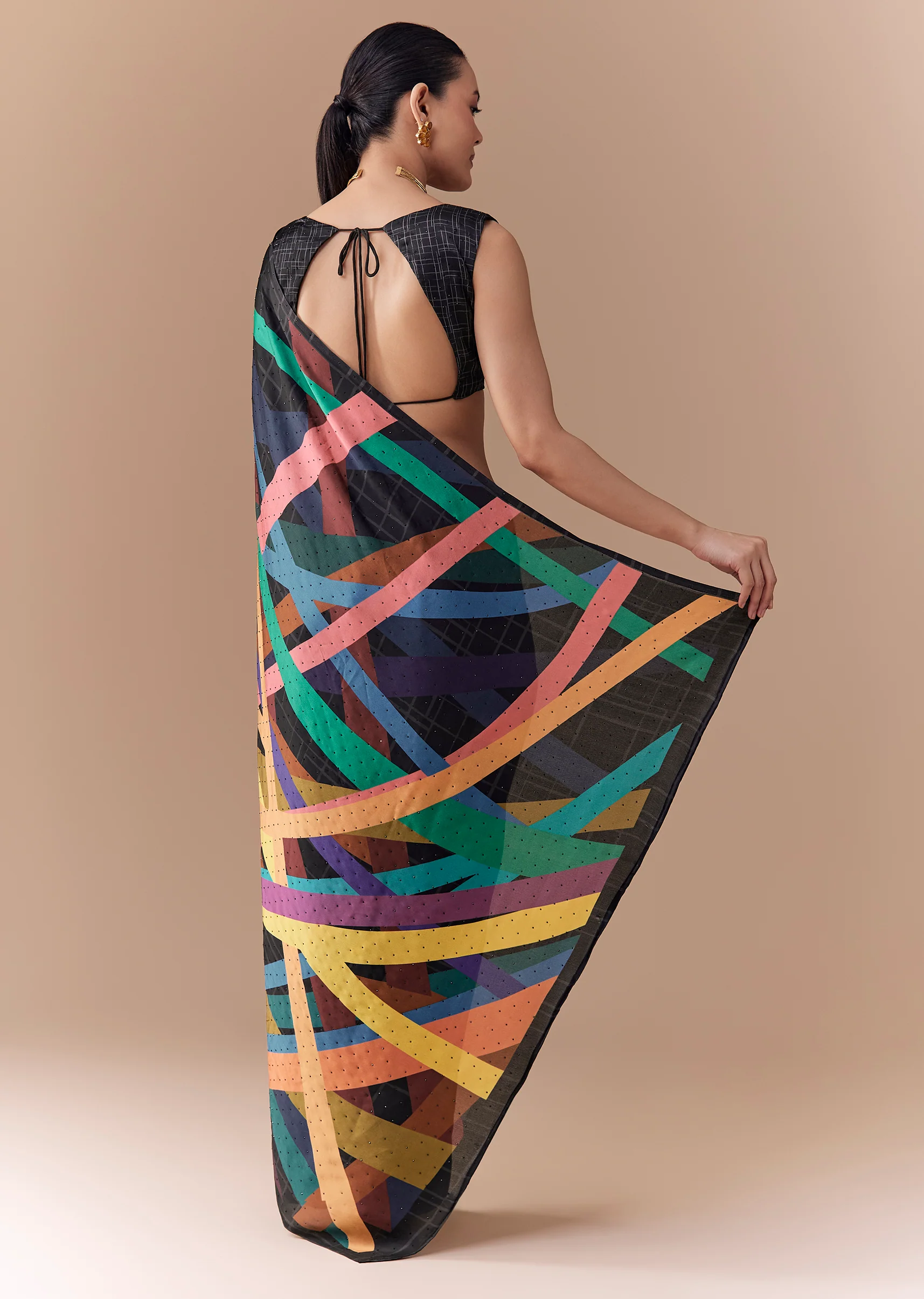 Black Checkered Printed Saree with Blouse Fabric - Image 4