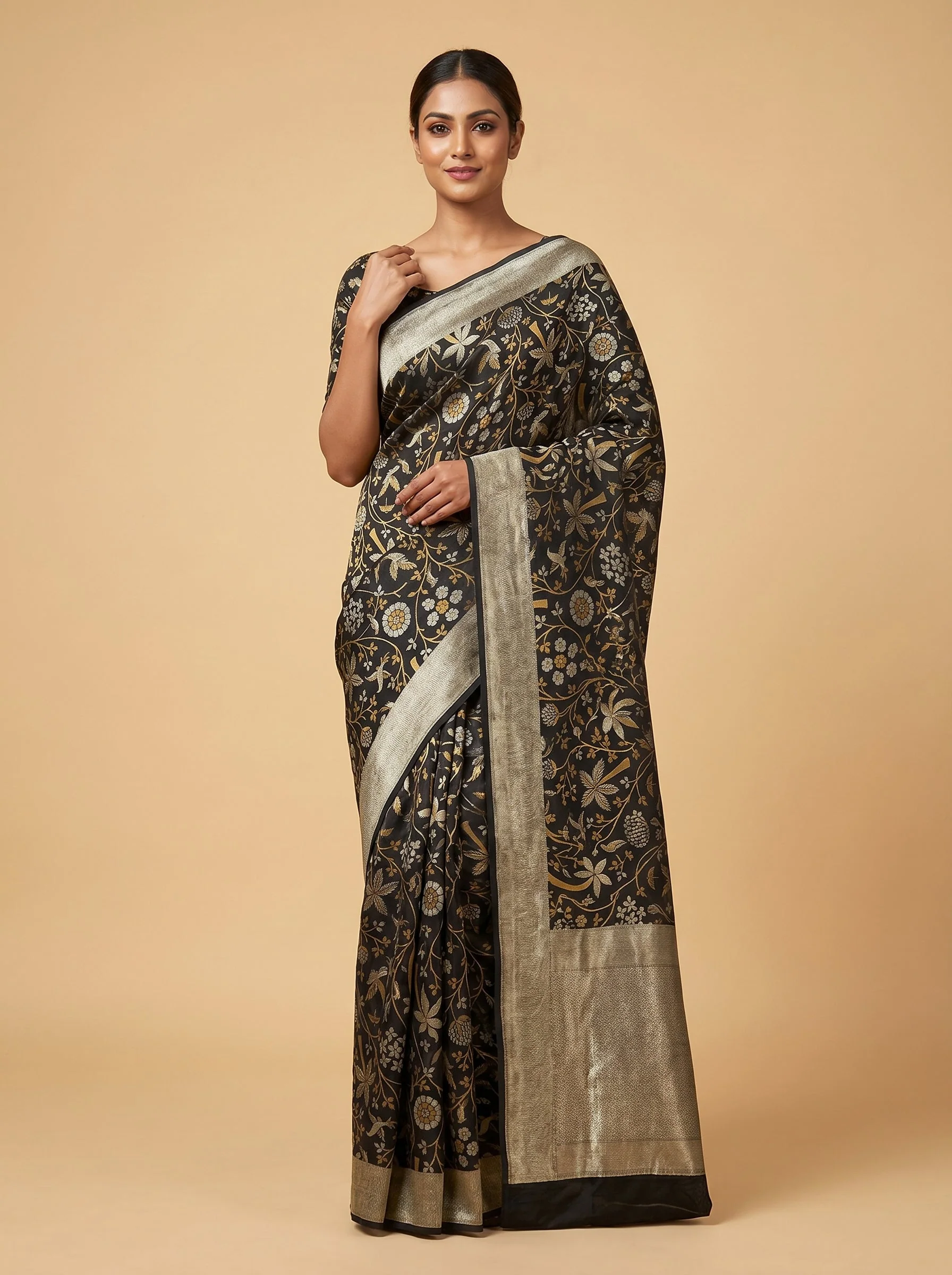 Black Clean Structure Handloom Saree
