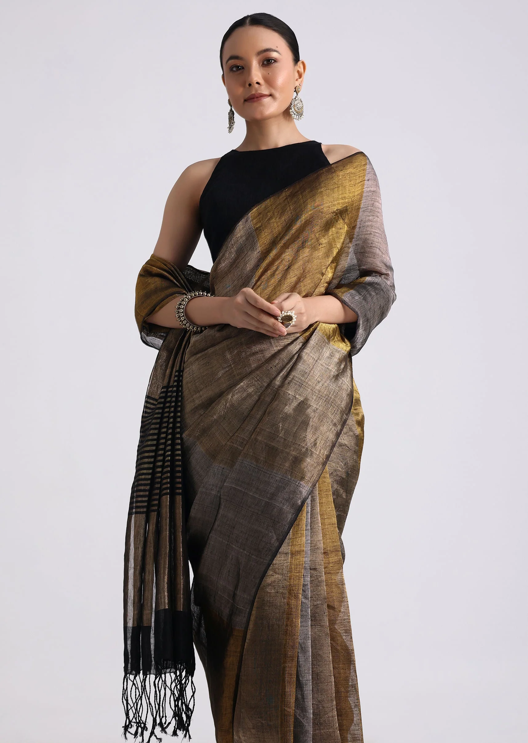 Black Coloblock Linen Tissue Woven Saree - Image 5
