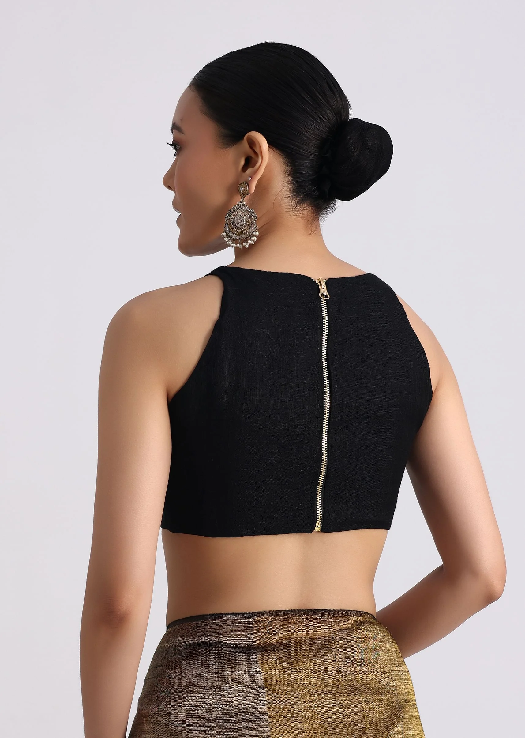 Black Coloblock Linen Tissue Woven Saree - Image 8