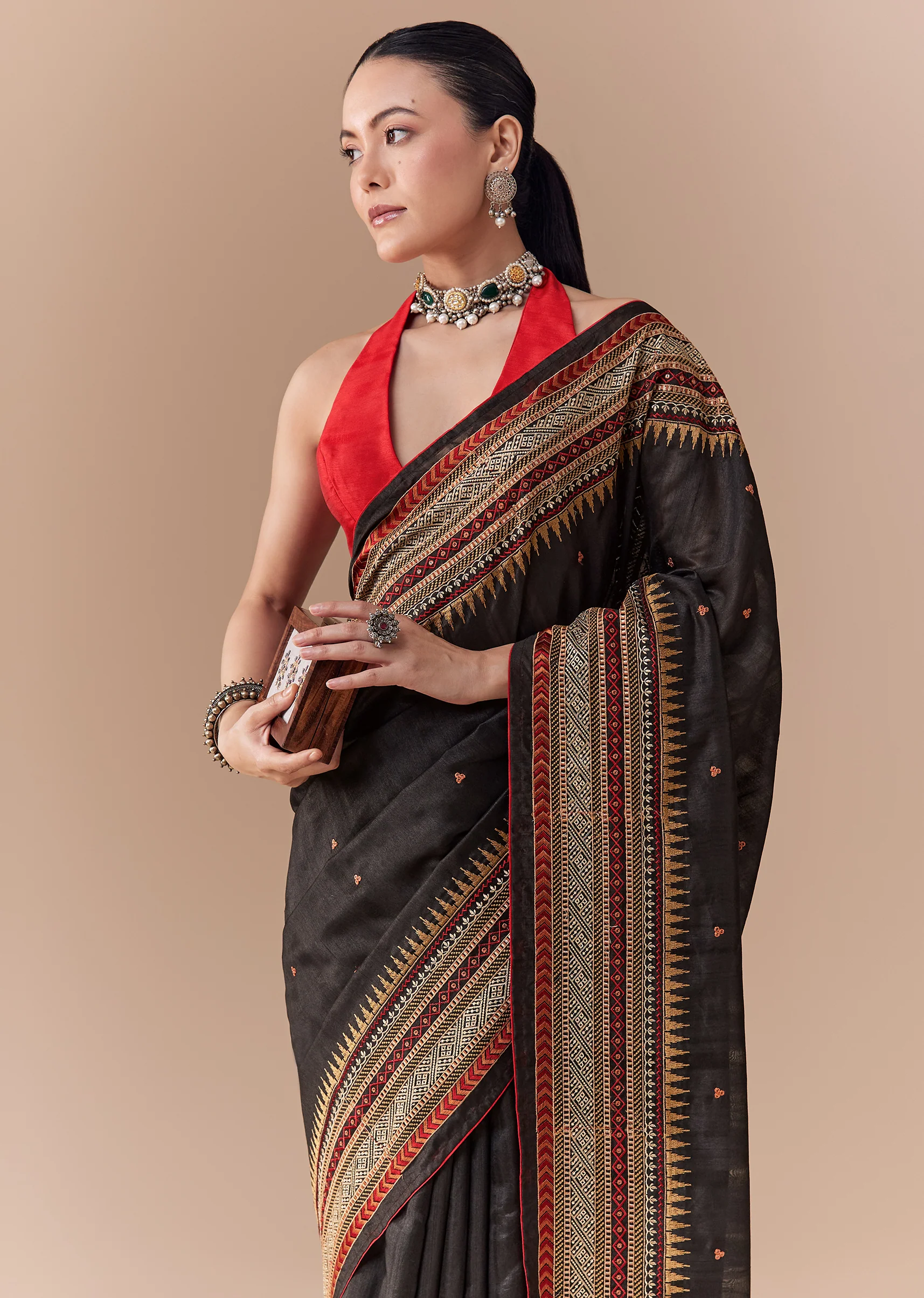 Black Cotton Linen Saree with Blouse Fabric - Image 5