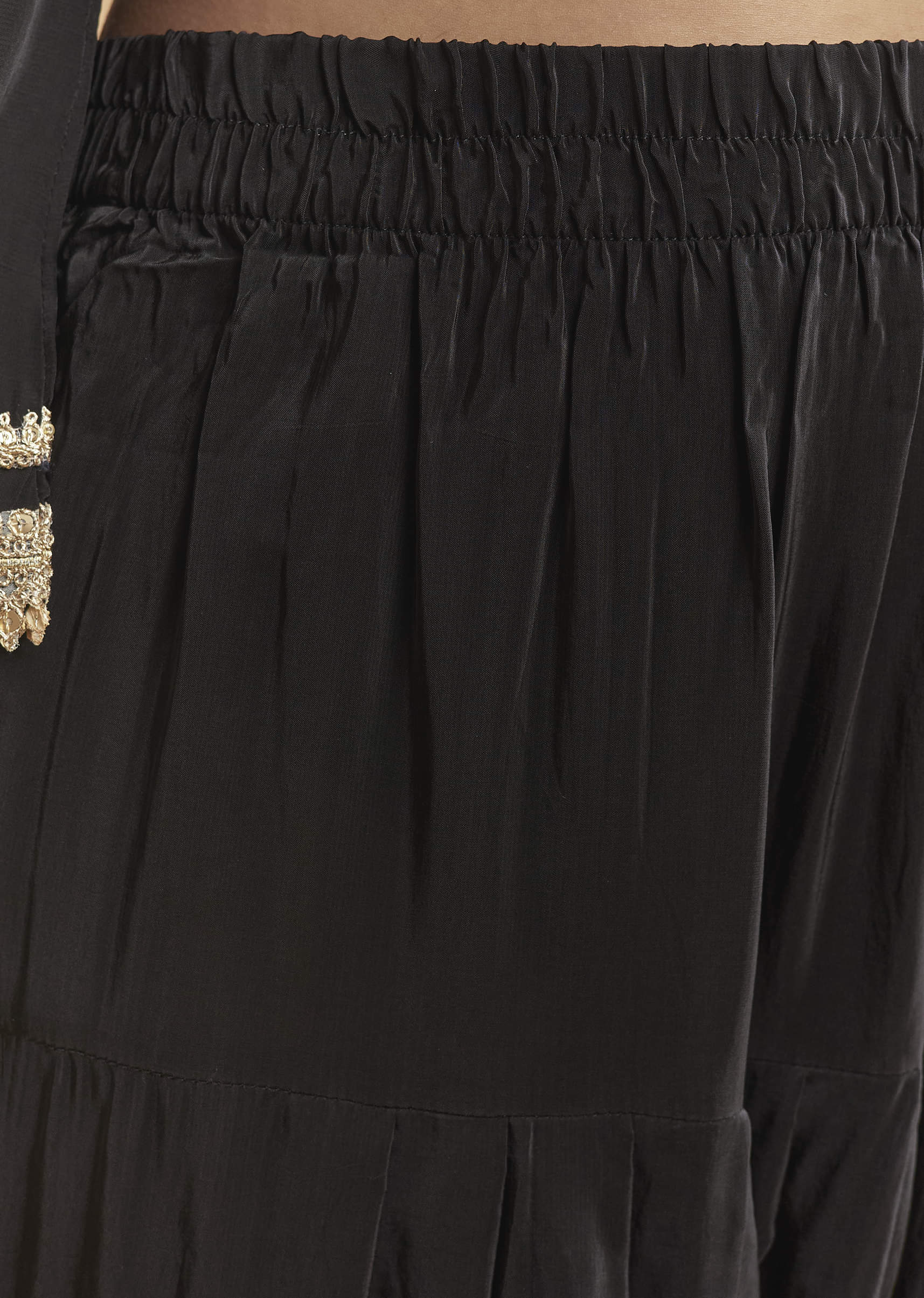 Black Crepe Kurta Set With Zardosi And Gota Work - Image 6