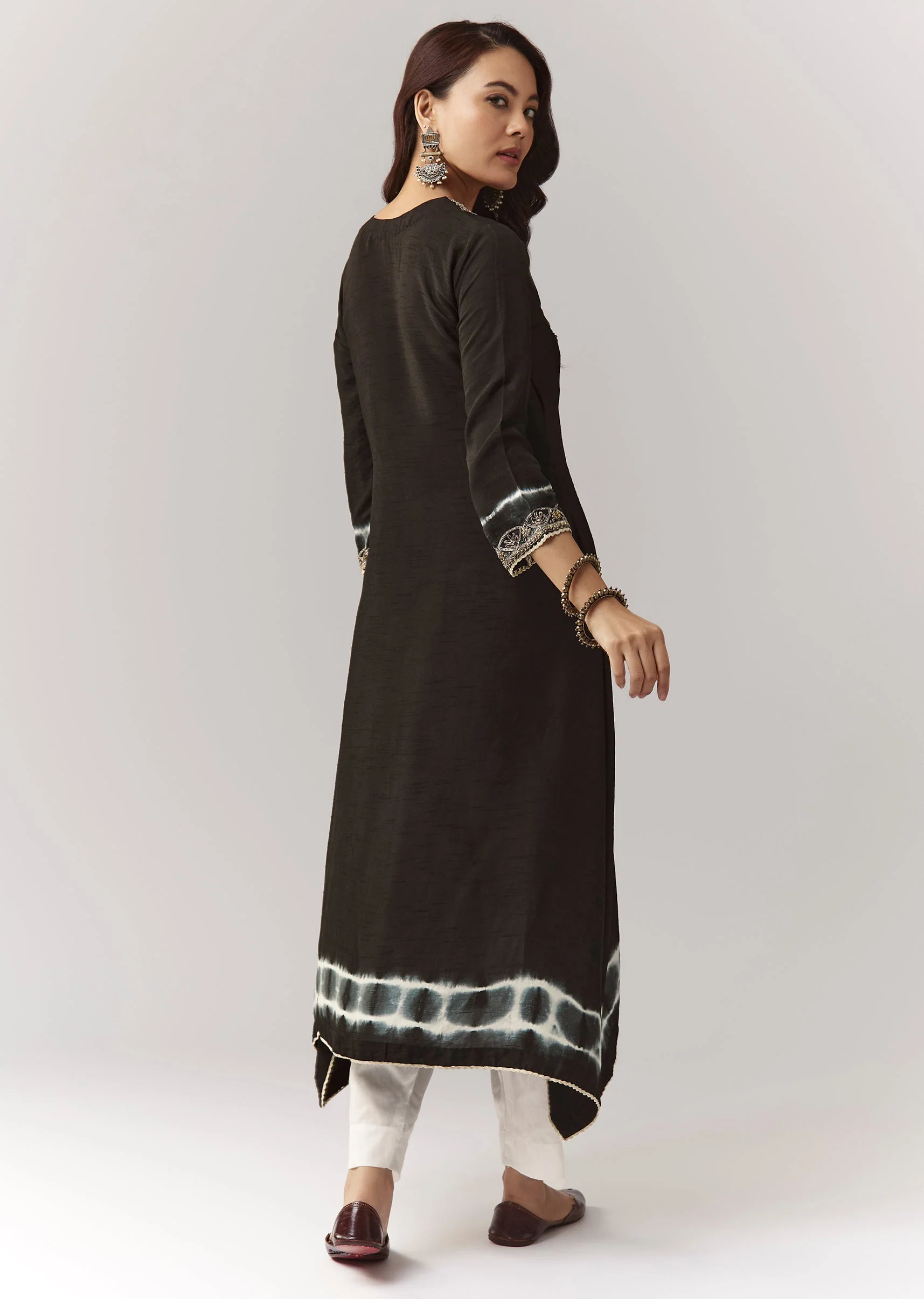 Black Cut Dana Sequin Kurta Pant Coord With Leheriya Border - Image 5