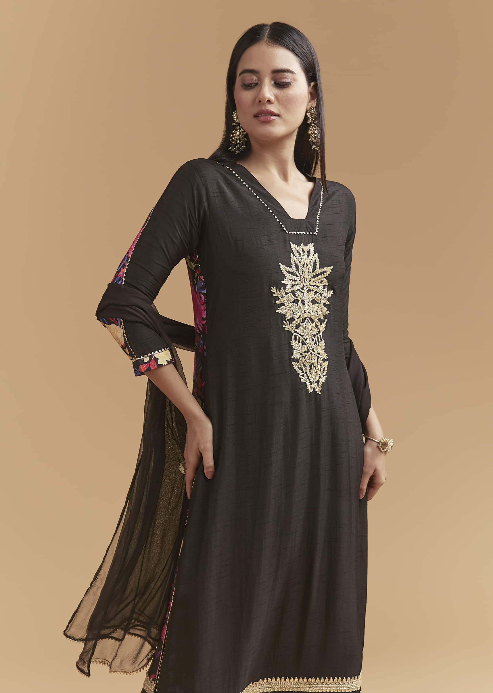 Black Dola Silk Kurta Set With Gota Work And Floral Print - Image 4