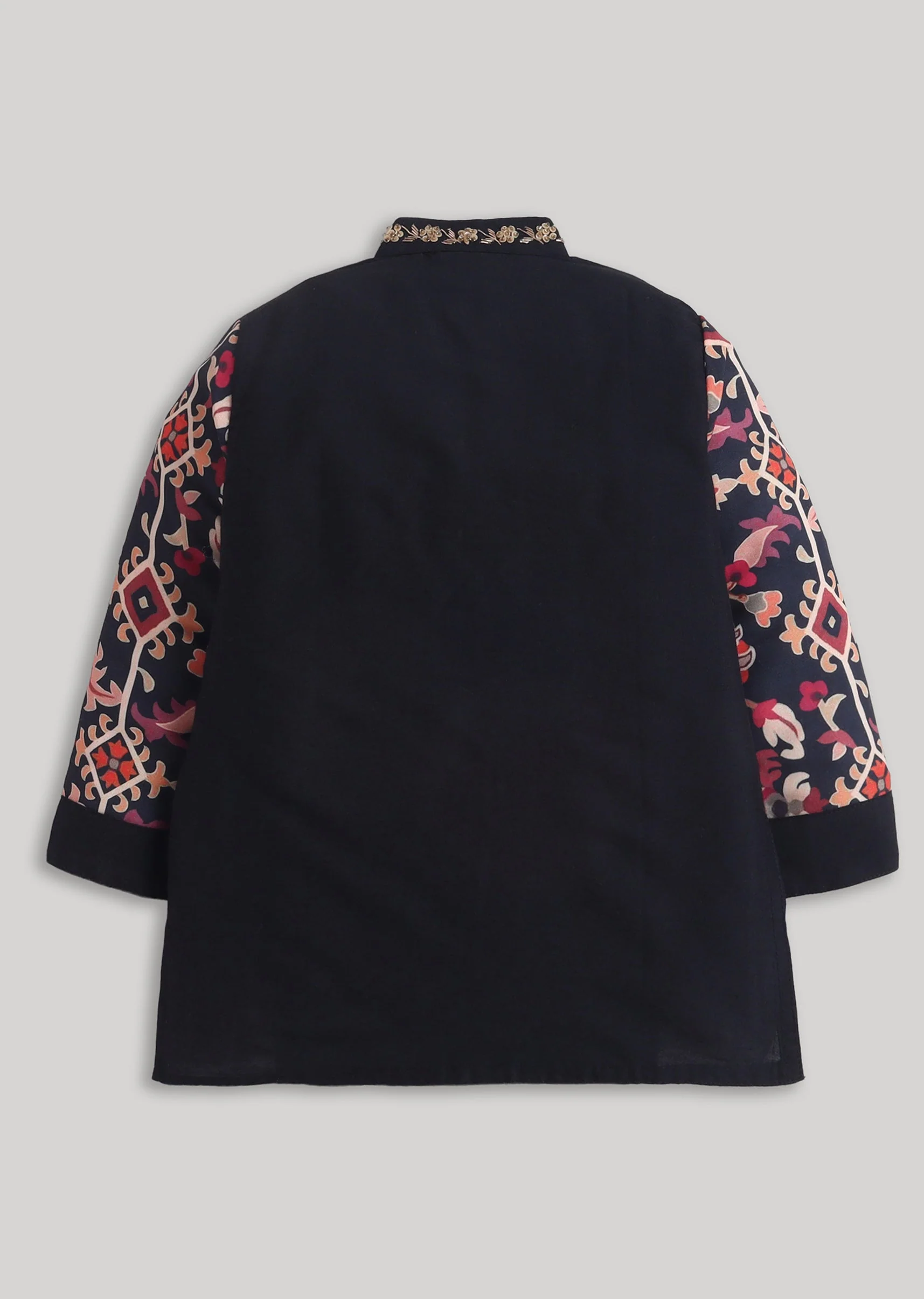 Black Elegant Aura Kurta Set - Image 3