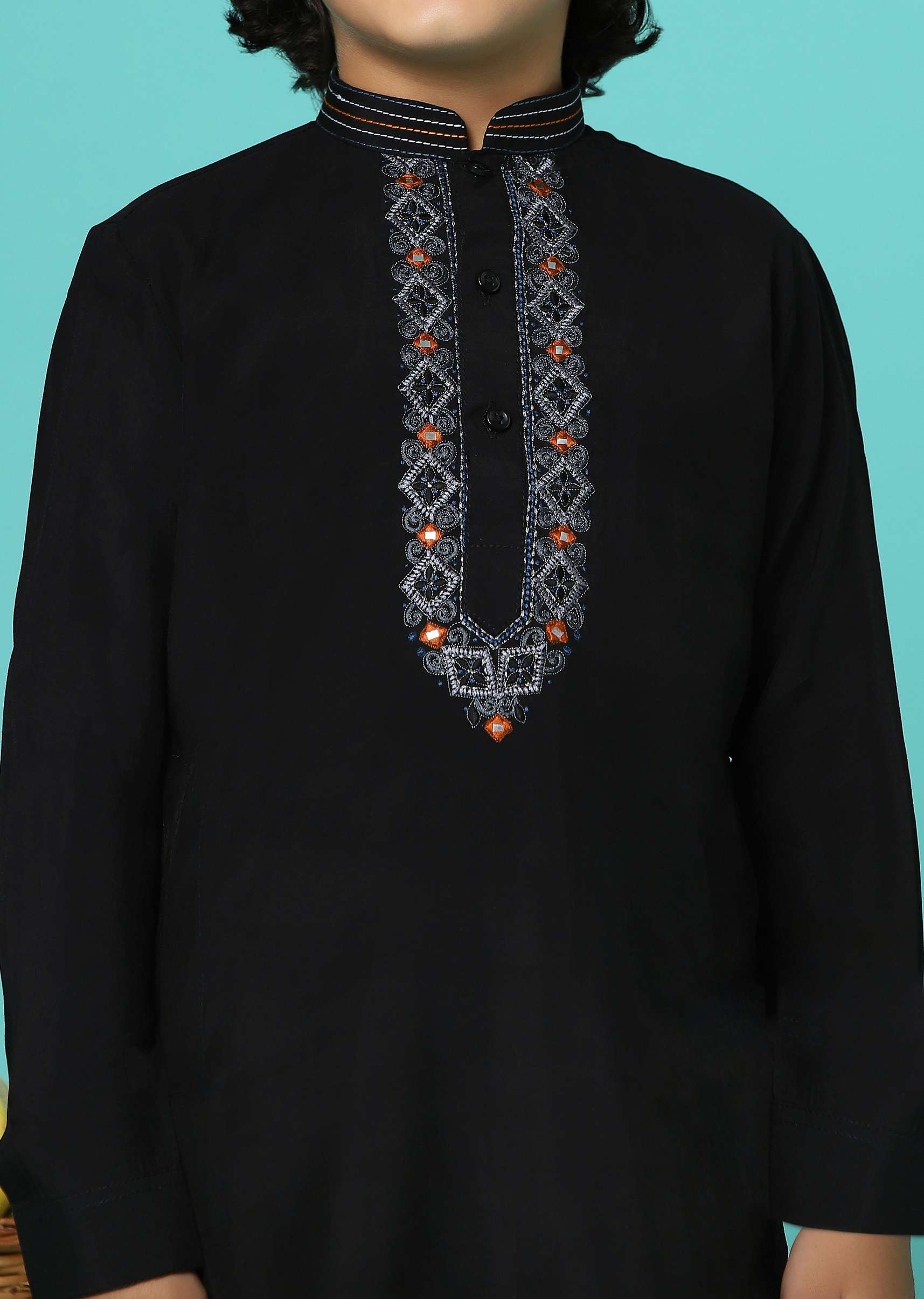 Black Embroidered Kurta And Pant Set In Silk - Image 4
