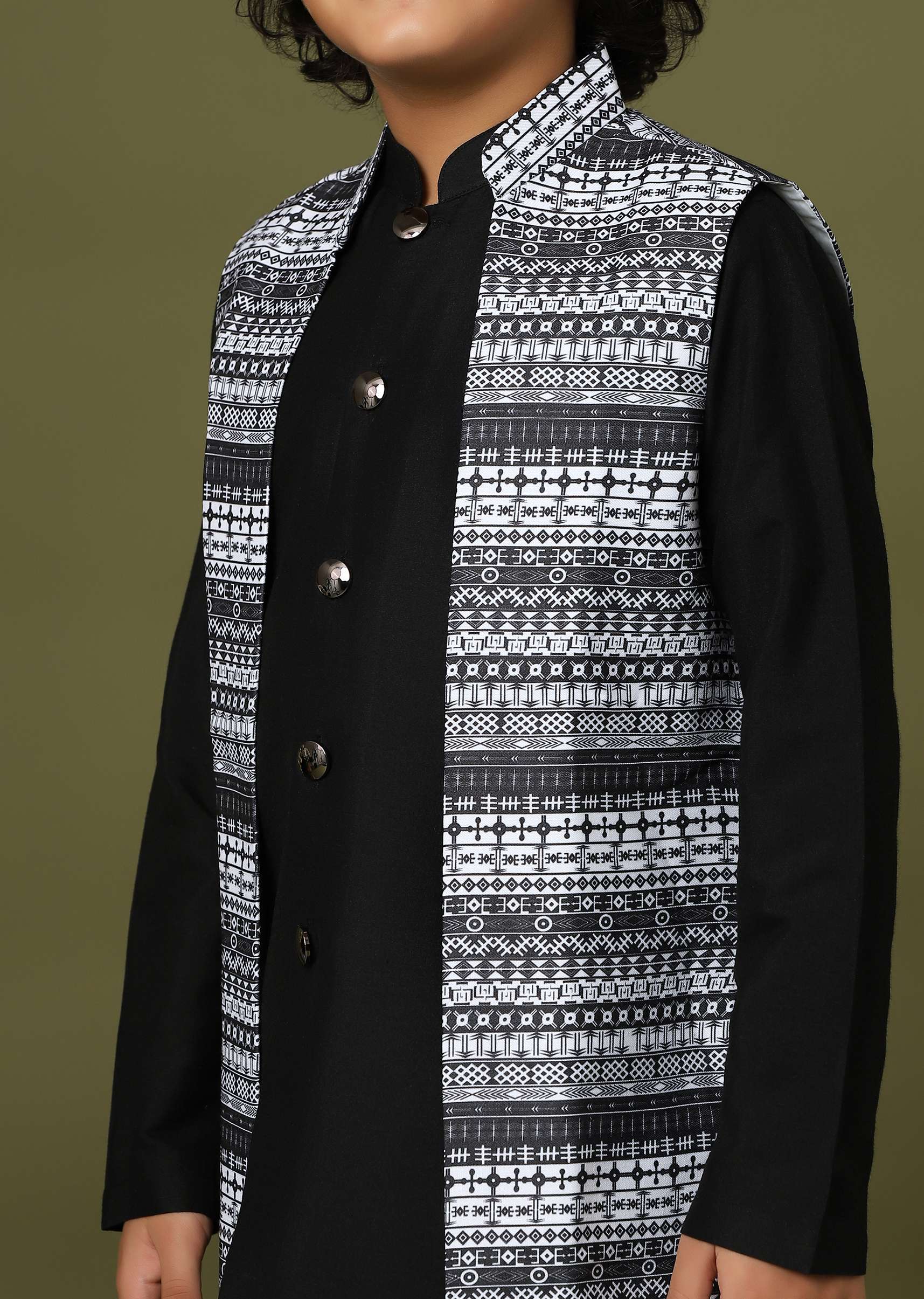 Black Jacket Kurta Set In Silk With White Digital Print - Image 4