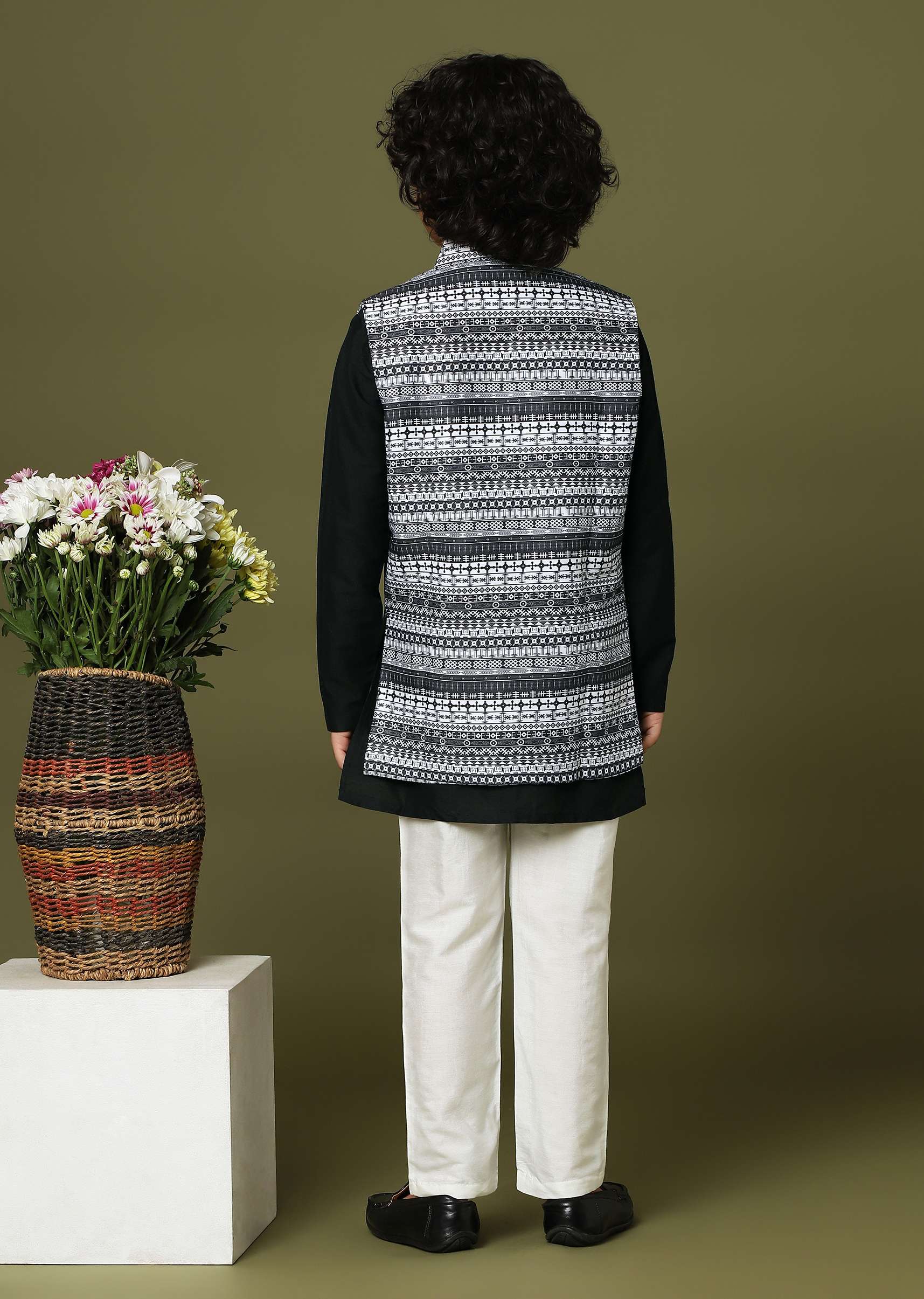 Black Jacket Kurta Set In Silk With White Digital Print - Image 6