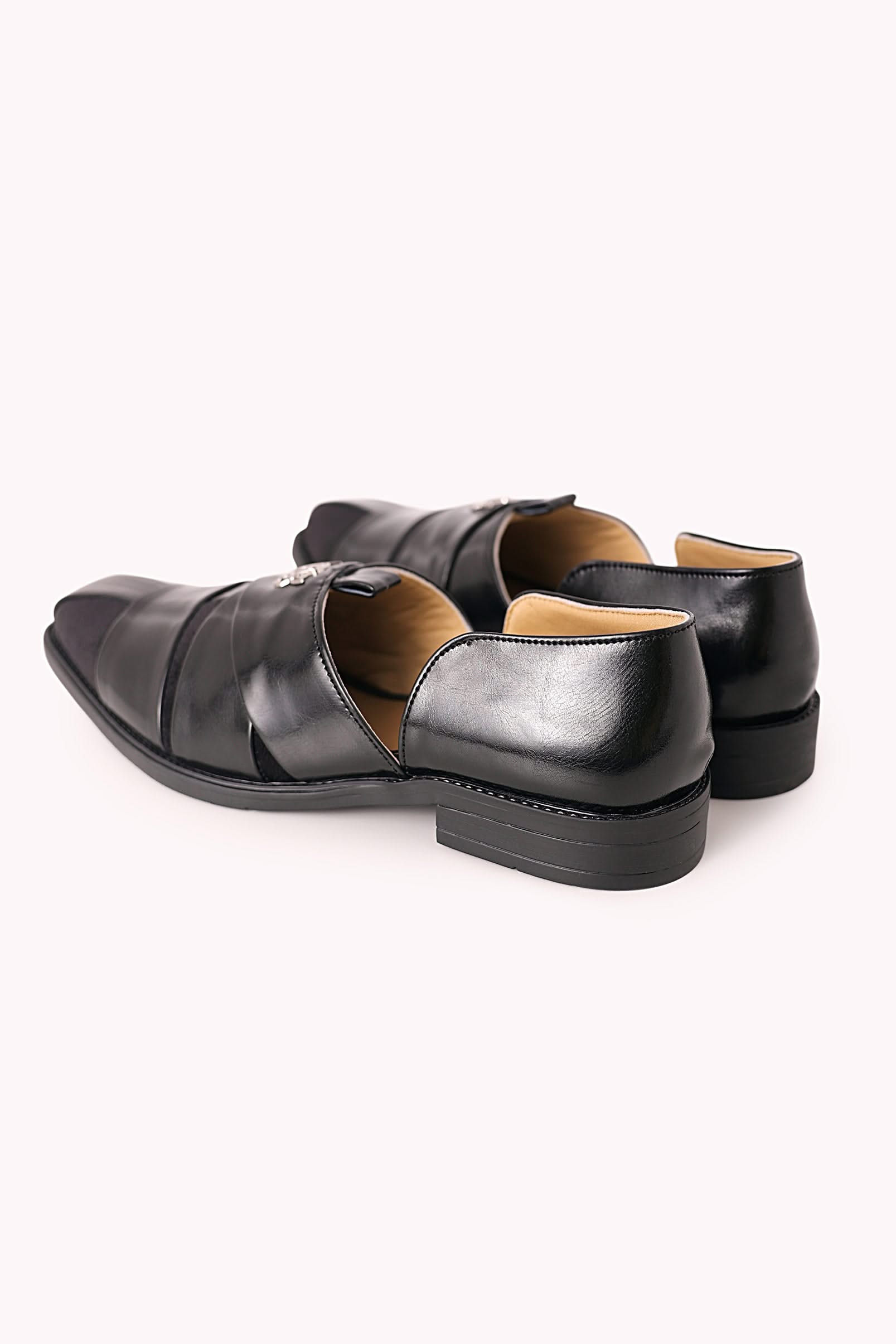 Black Juttis with Textured Detail - Image 3