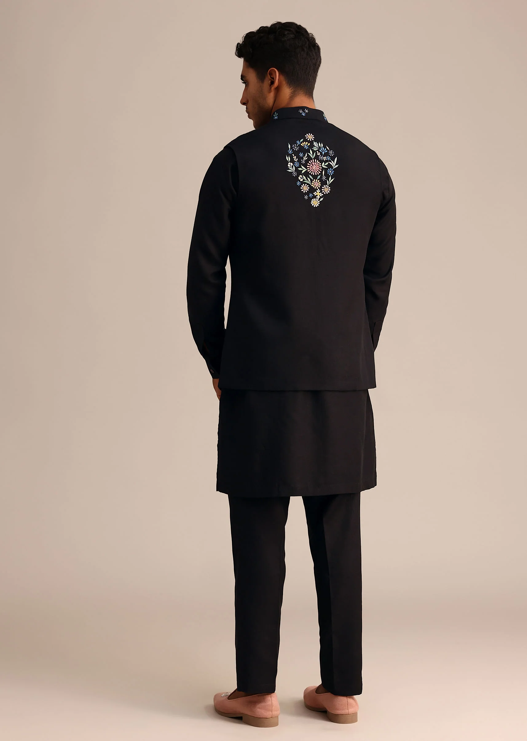 Black Kurta Jacket Set With Floral Embroidered Motifs - Image 5