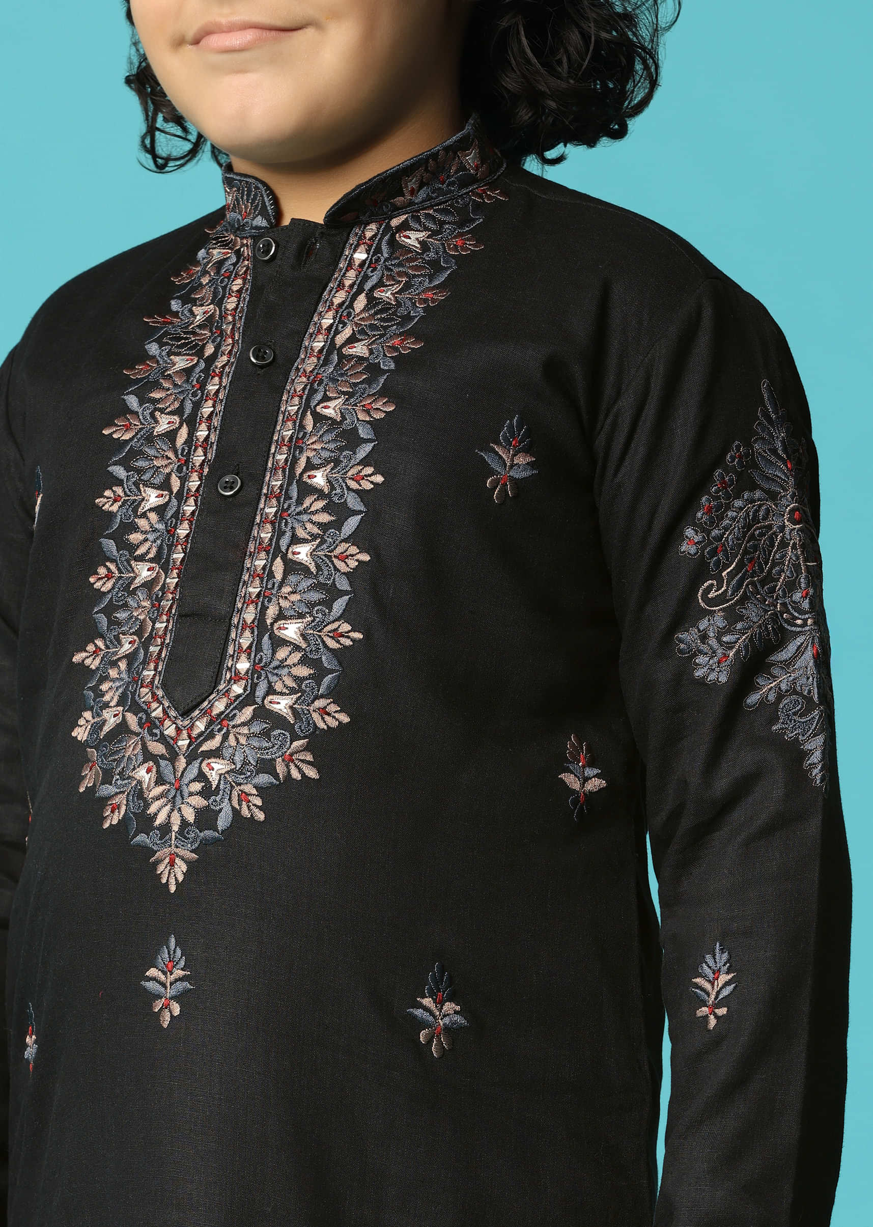 Black Linen Kurta Pant Set With Resham Work For Boys - Image 2