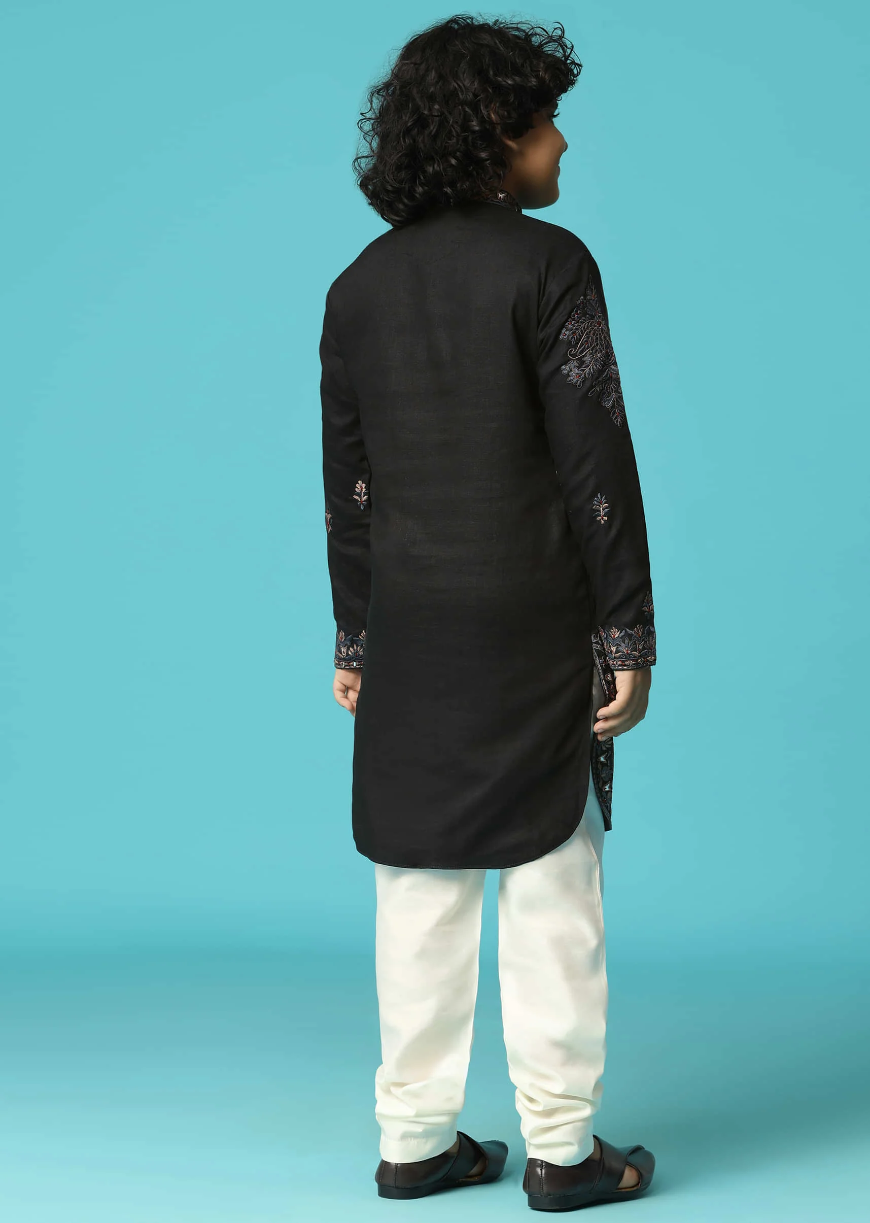 Black Linen Kurta Pant Set With Resham Work For Boys - Image 5