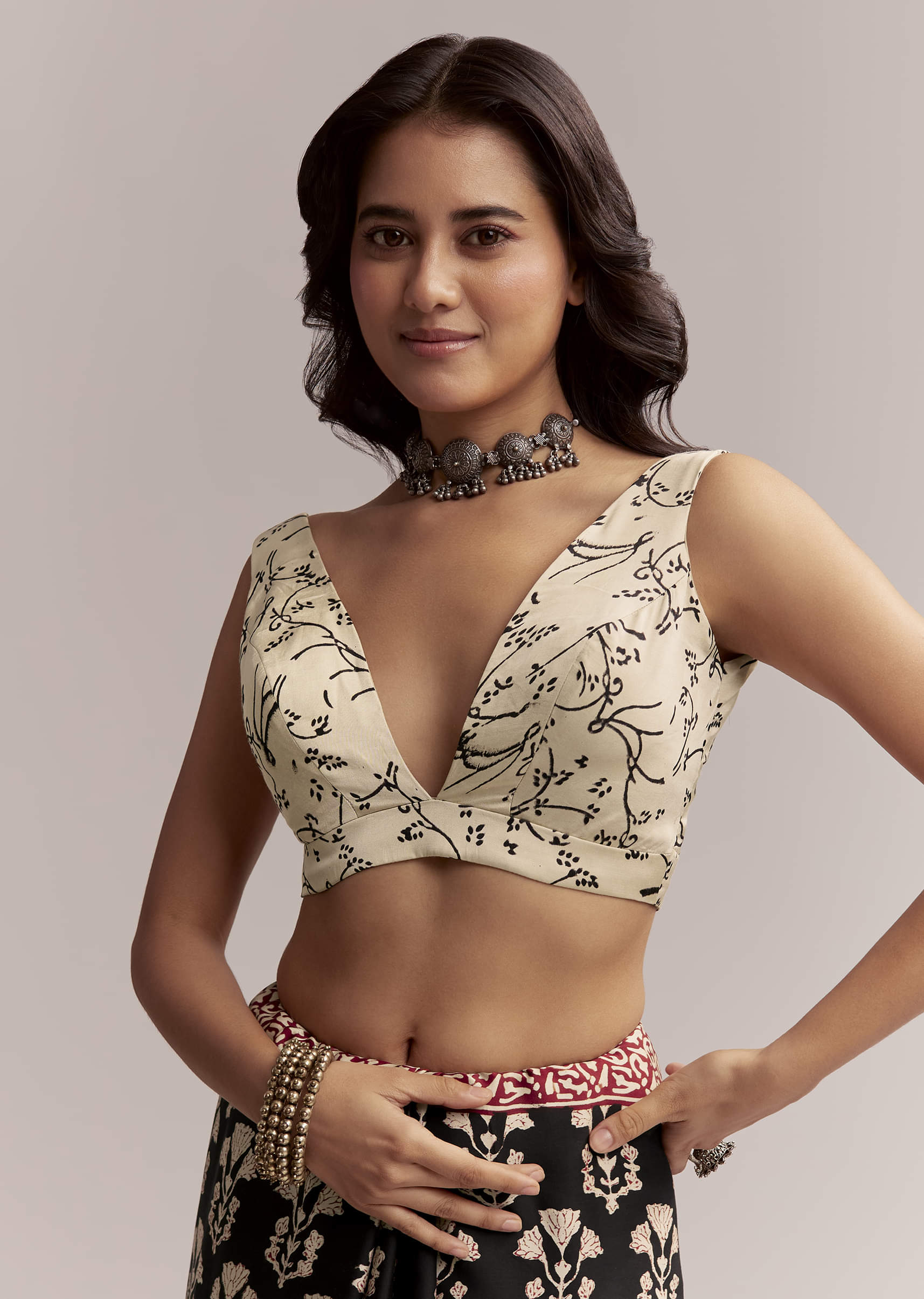 Black Linen Printed Saree With Hand Block Ajrakh Leaf Print - Image 7