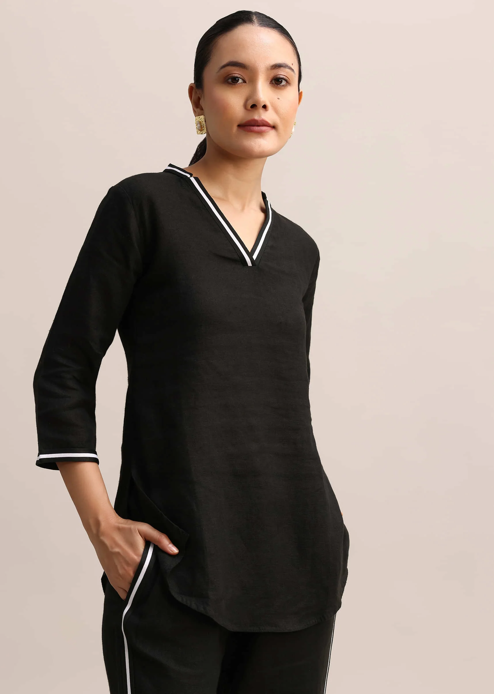 Black Linen Top And Pant With Patch Work - Image 4