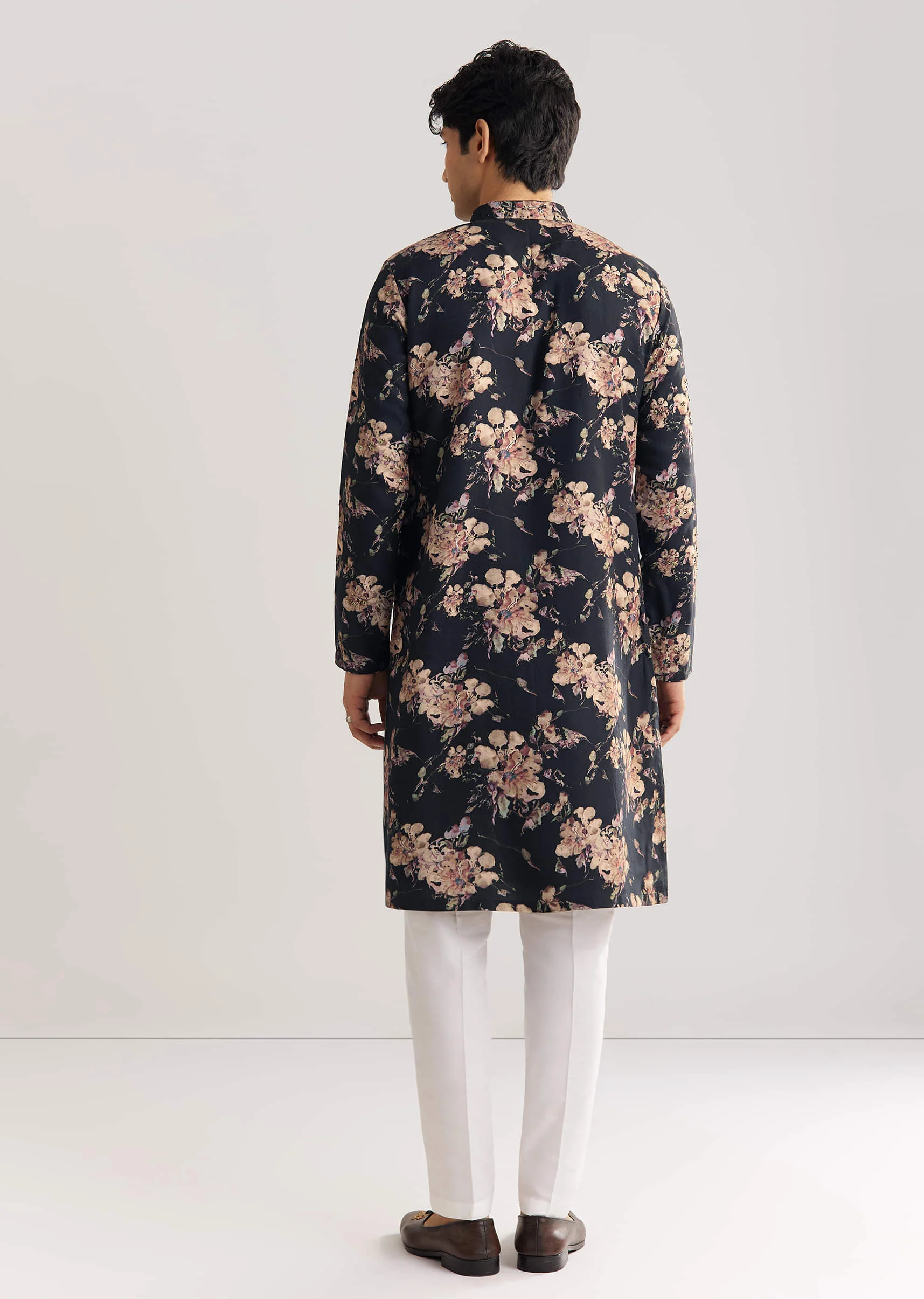 Black Pashmina Floral Kurta Set With Sequin And Beaded Embroidery - Image 5