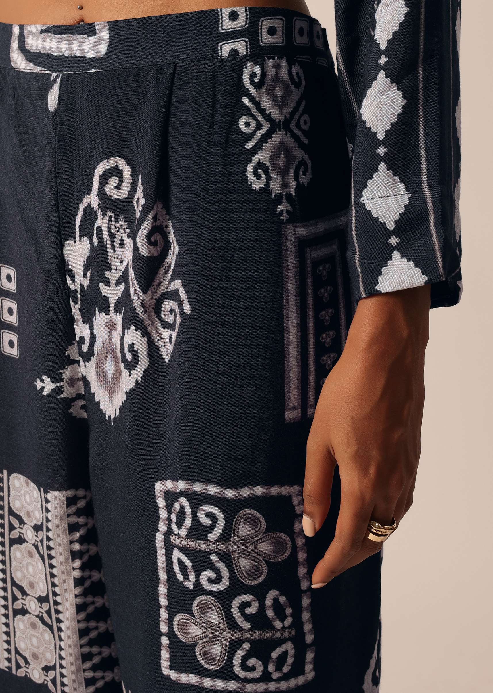 Black Printed Long Jacket And Pant Set In Cotton - Image 7