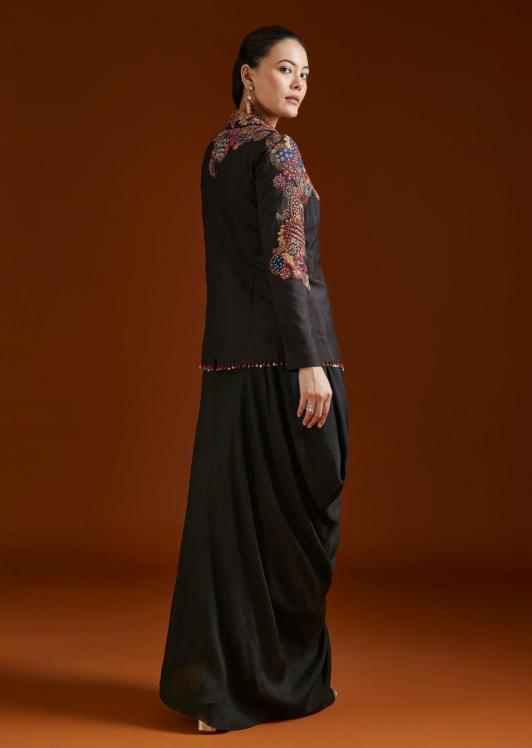 Black Printed Silk Blend Jacket Style Skirt Set - Image 5