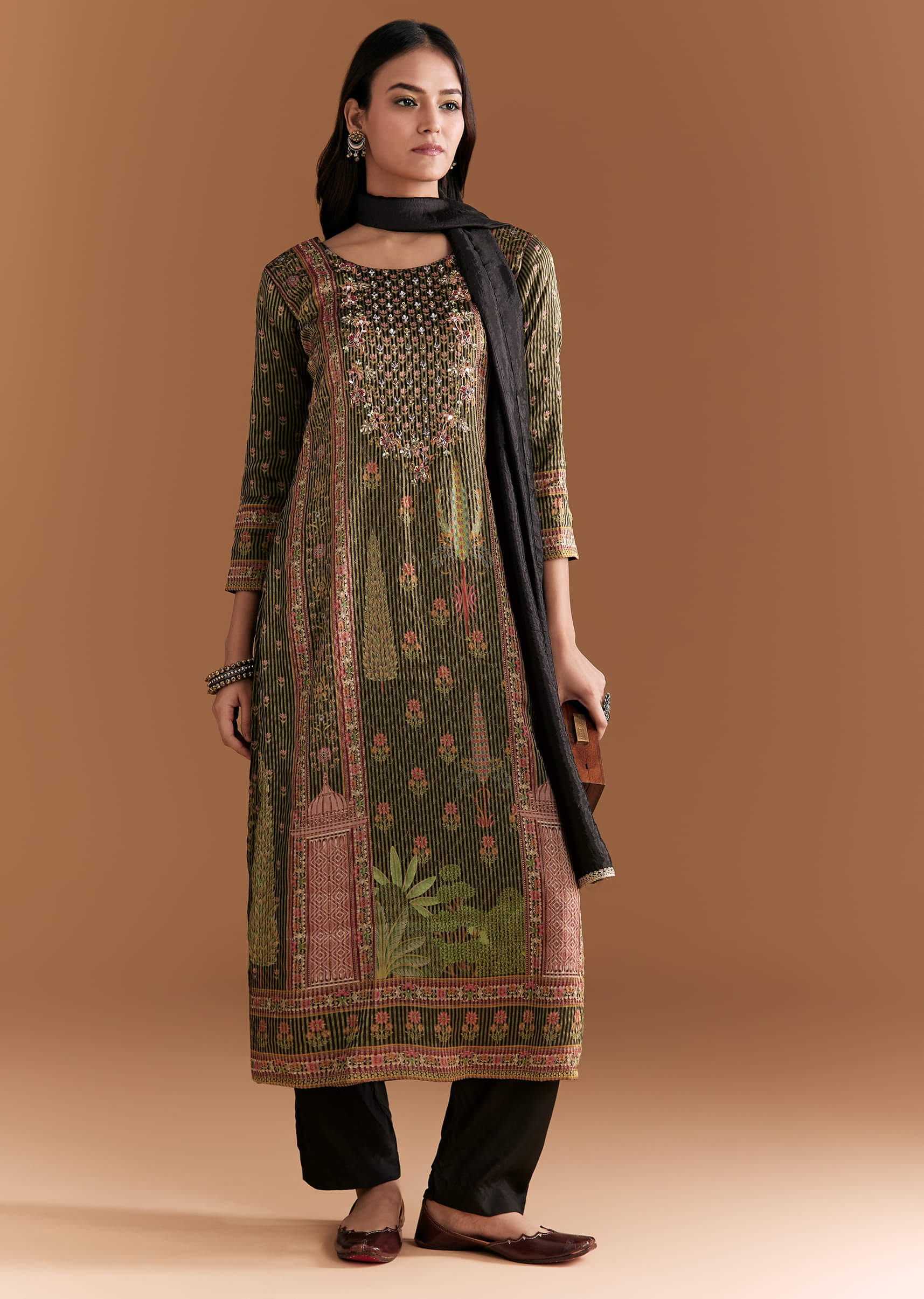 Black Silk Kurta Set With Floral Print And Hand Embroidery - Image 3