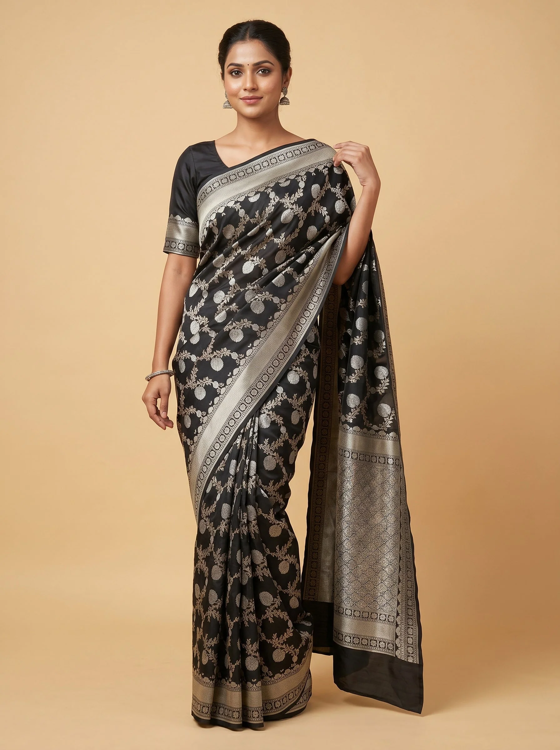 Black Streamline Handloom Saree