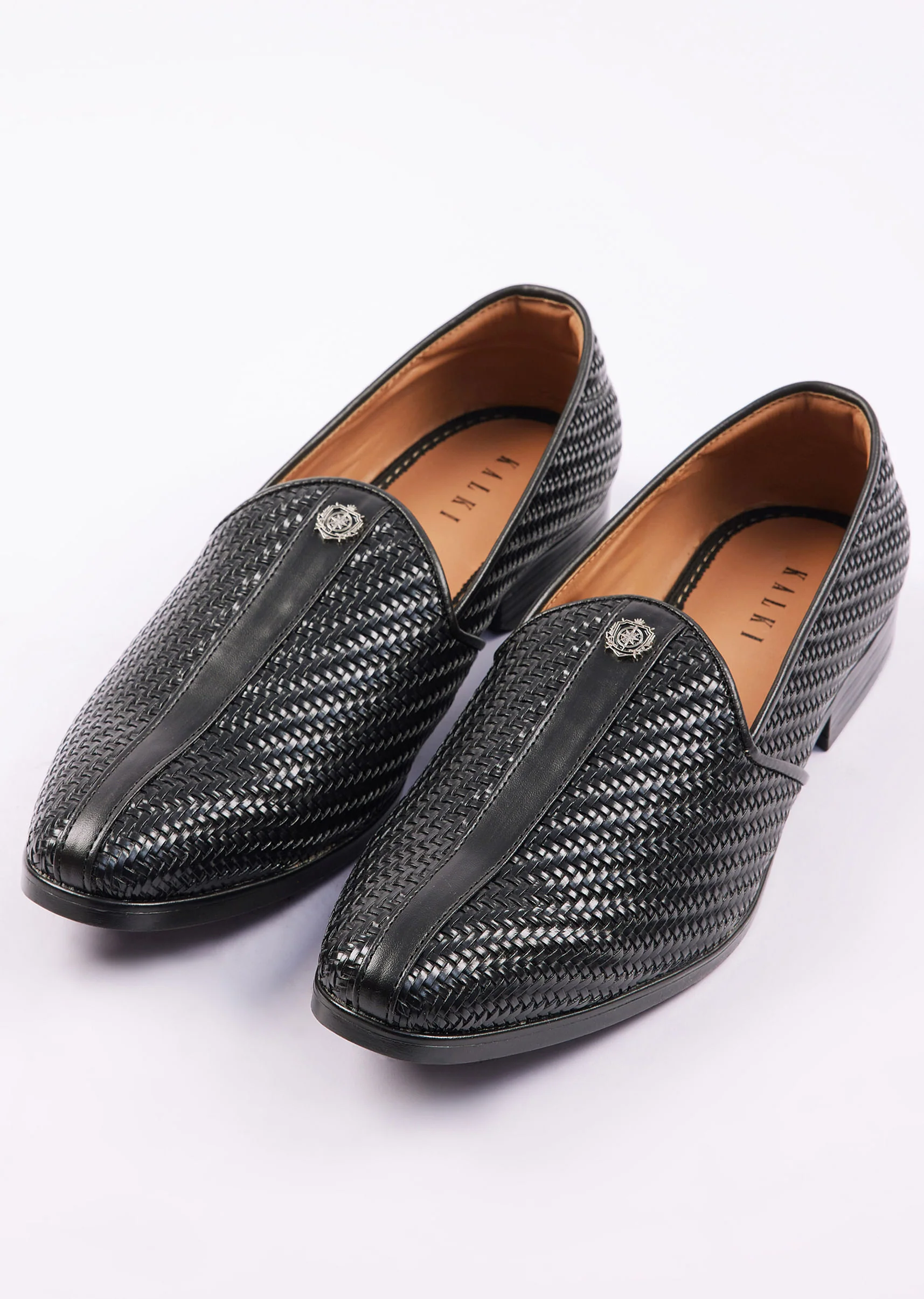 Black Textured Juttis For Men - Image 2