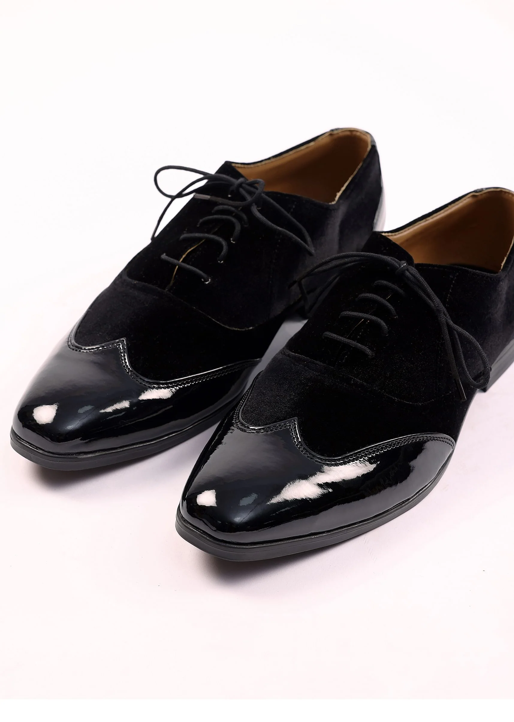 Black Velvet Jutti - Image 3