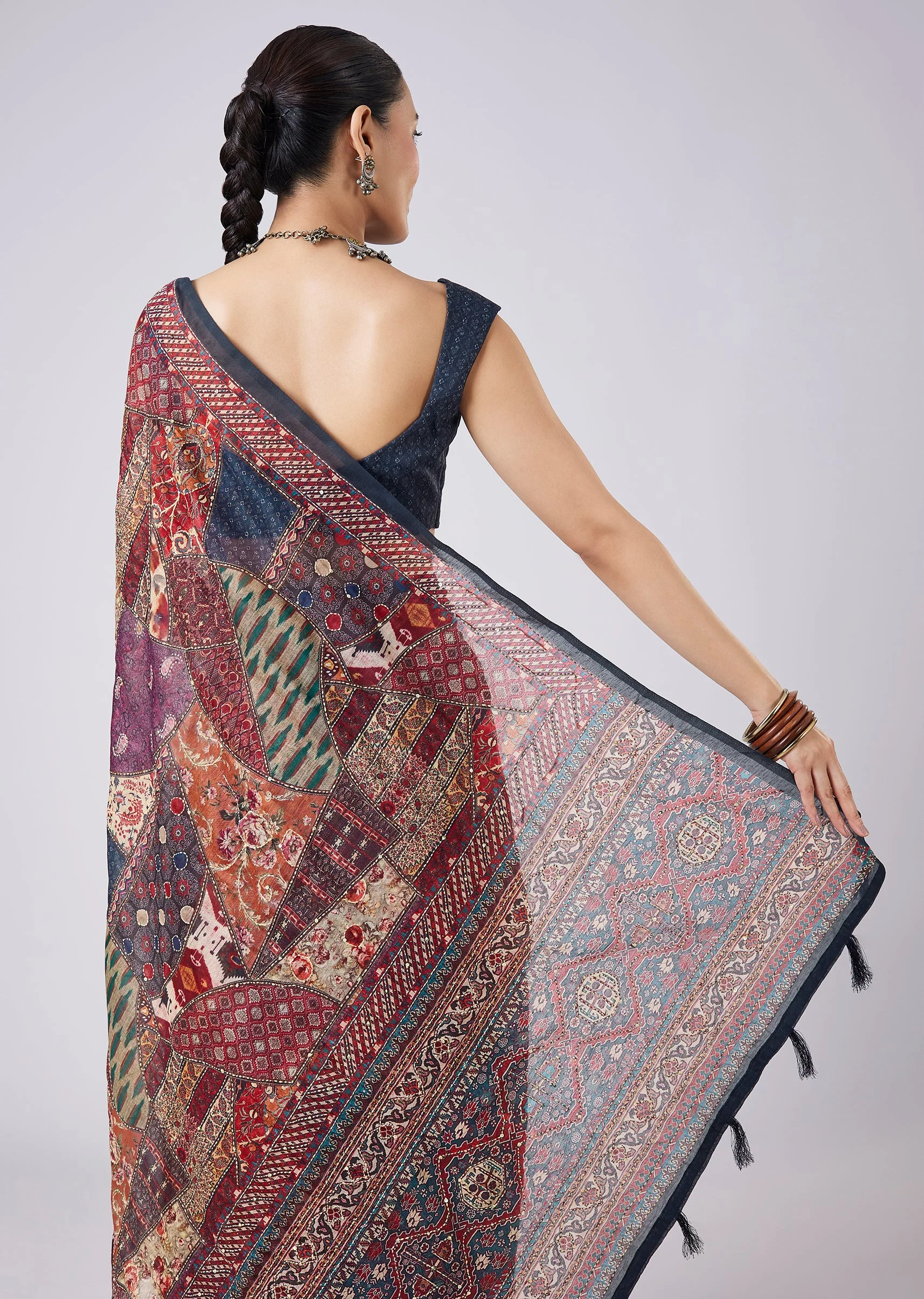 Blue Block Printed Motif Saree with Unstitched Blouse - Image 6