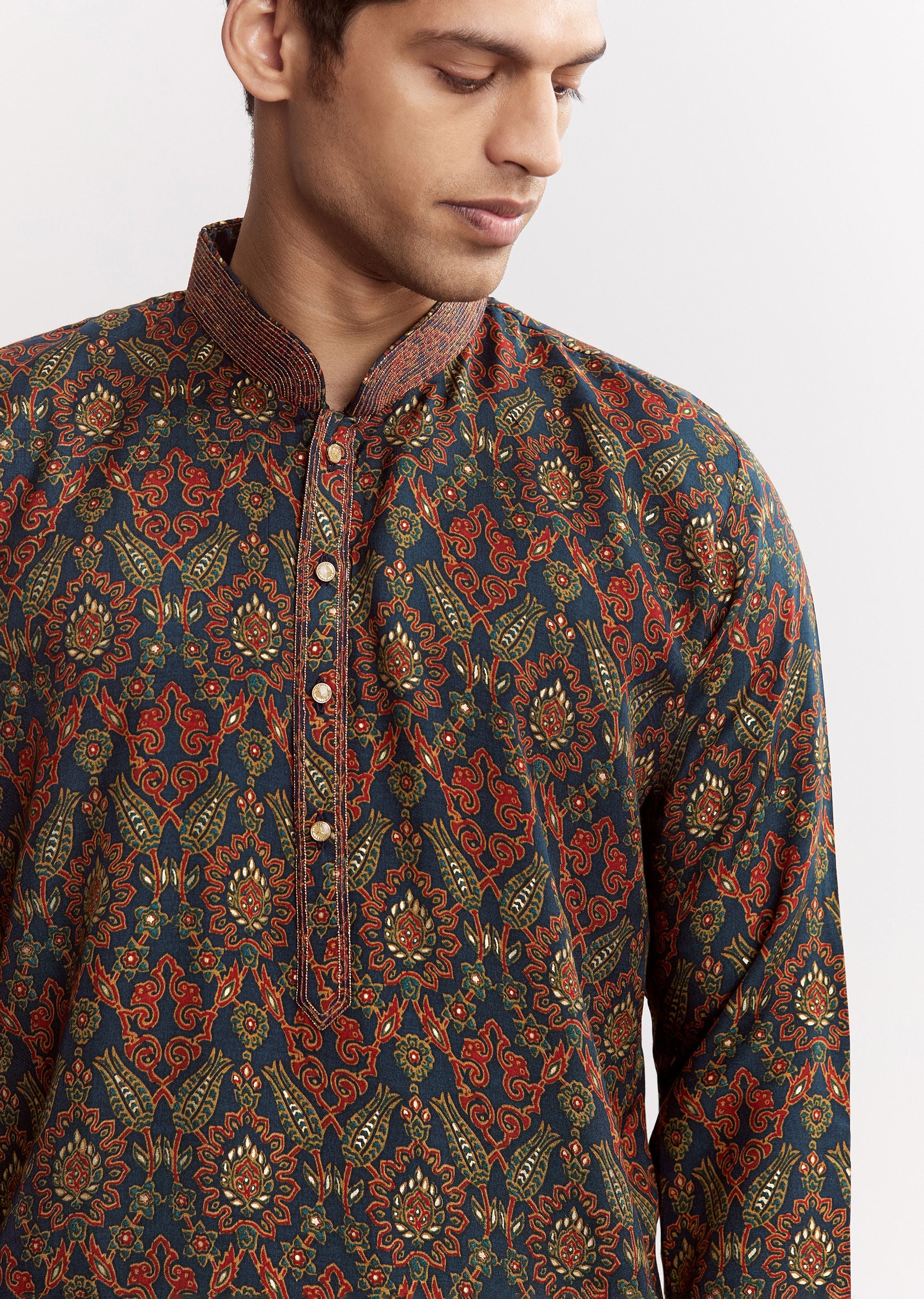Blue Chanderi Printed Kurta Set With Mandarin Collar - Image 3