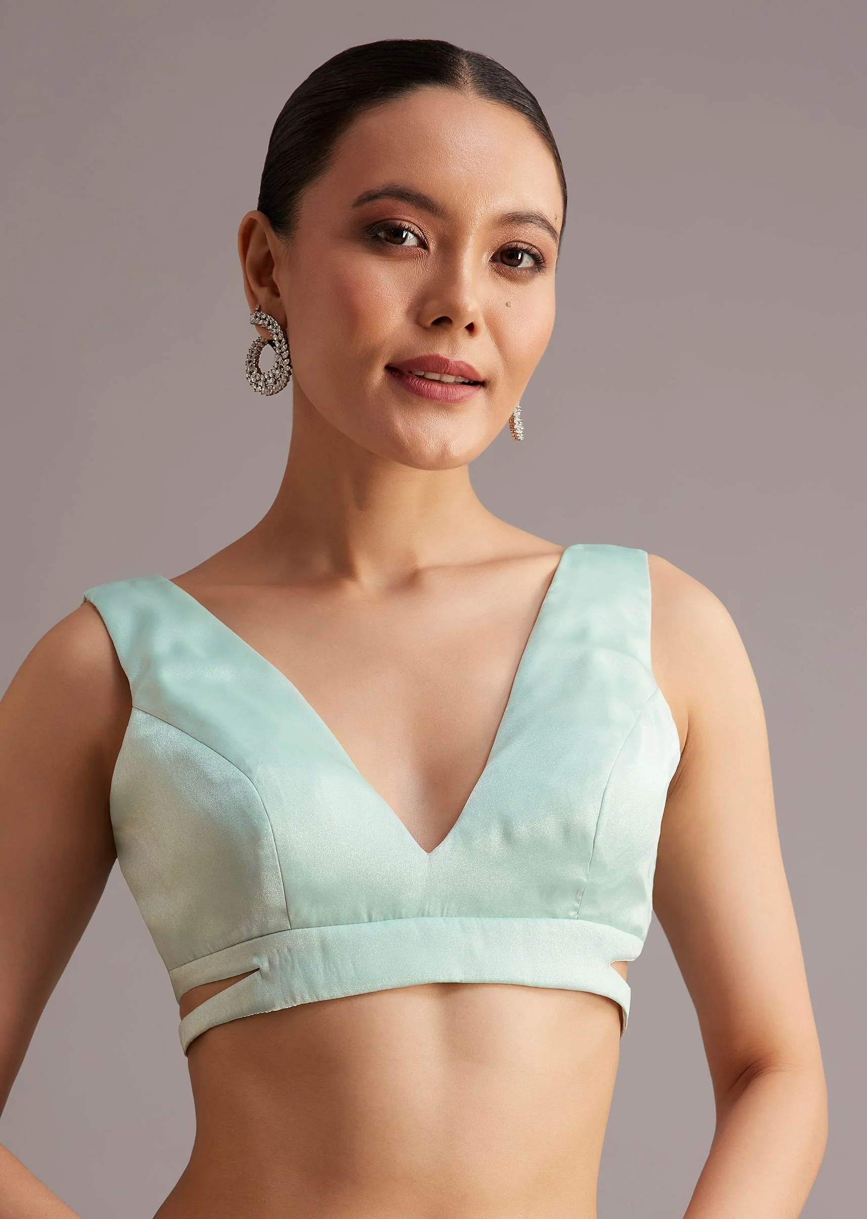 Blue Glass Tissue Saree With Cutdana Sequin And Beaded Embroidery - Image 7