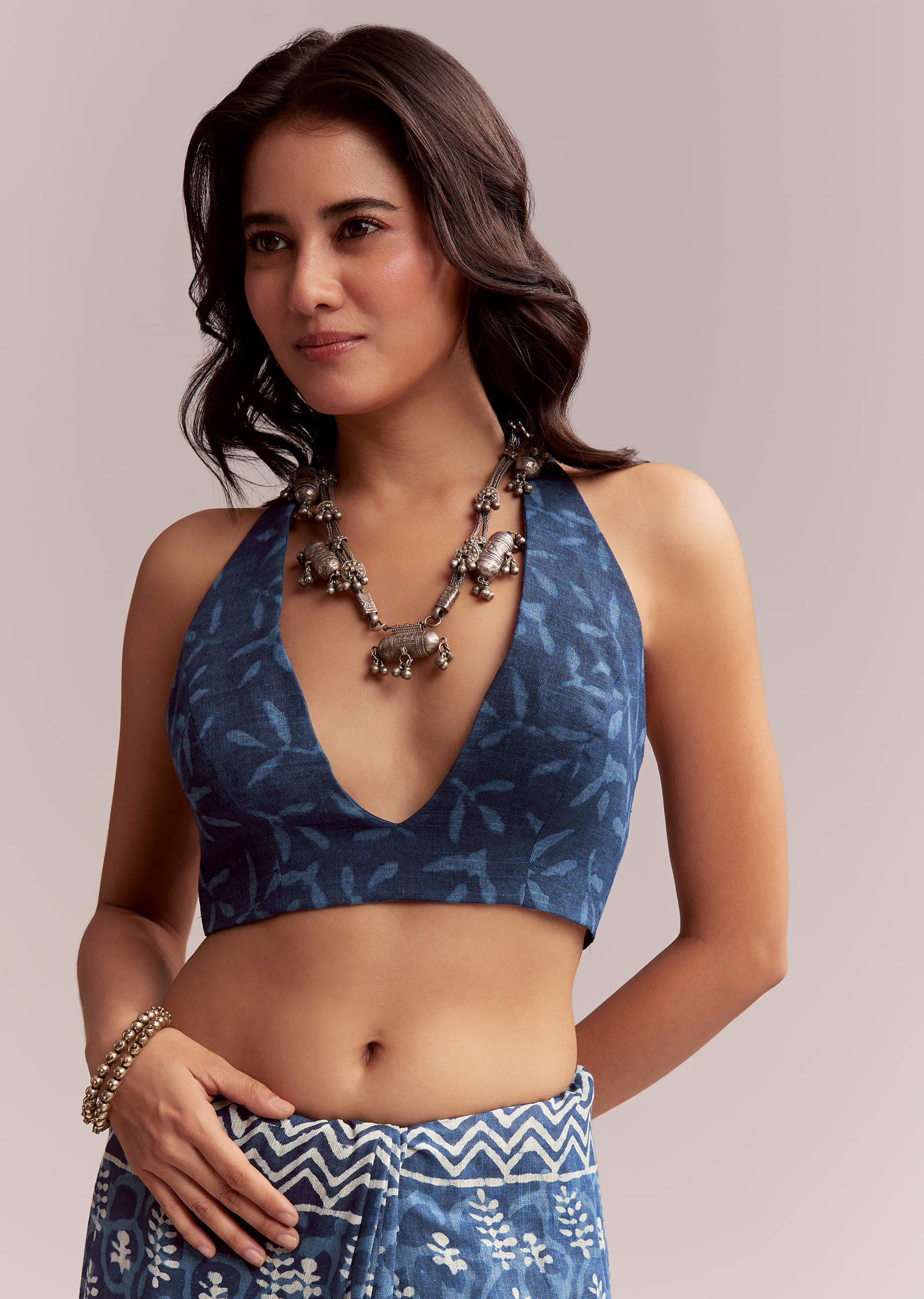 Blue Linen Printed Saree With Heritage Ajrakh Leaf Print - Image 7