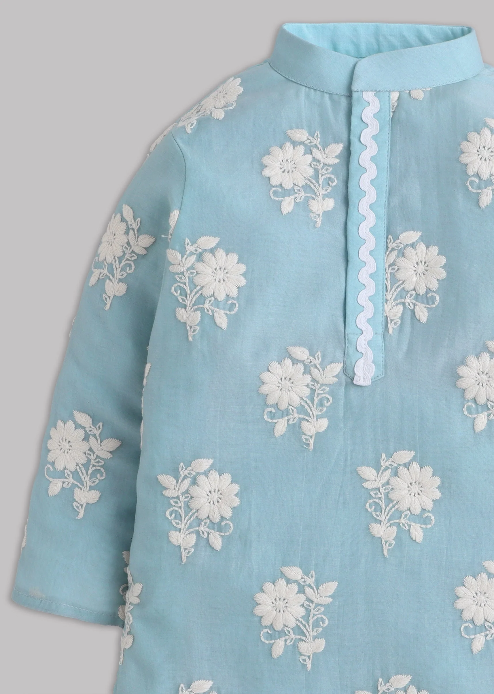 Blue Mul Chanderi Embroidered Kurta Set With Mandarin Collar - Image 4