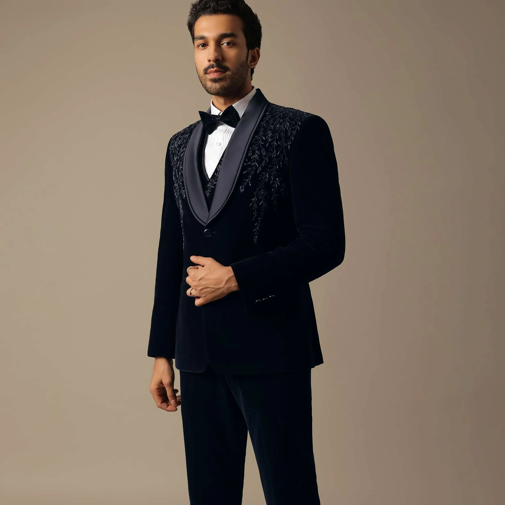 Blue Velvet Tuxedo Set For Men - Image 3