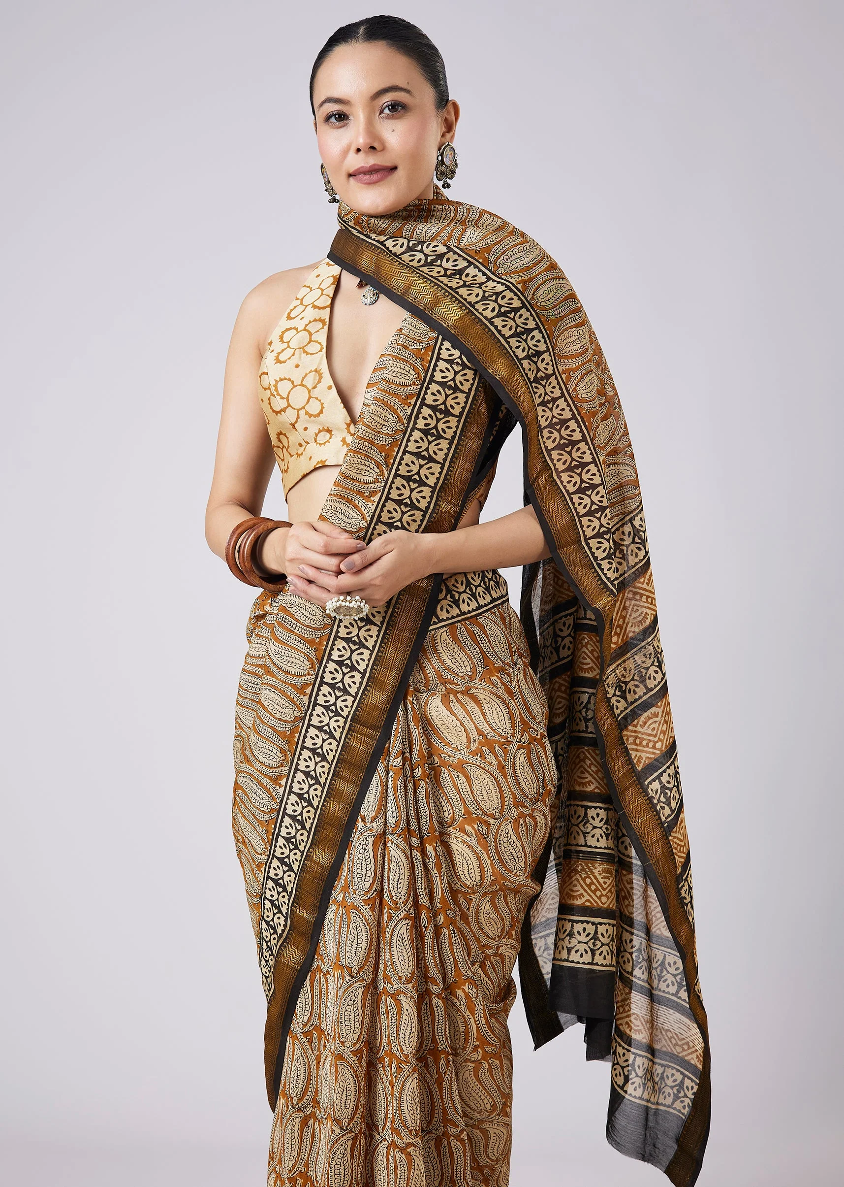 Brown Block Printed Motif Saree with Unstitched Blouse - Image 5