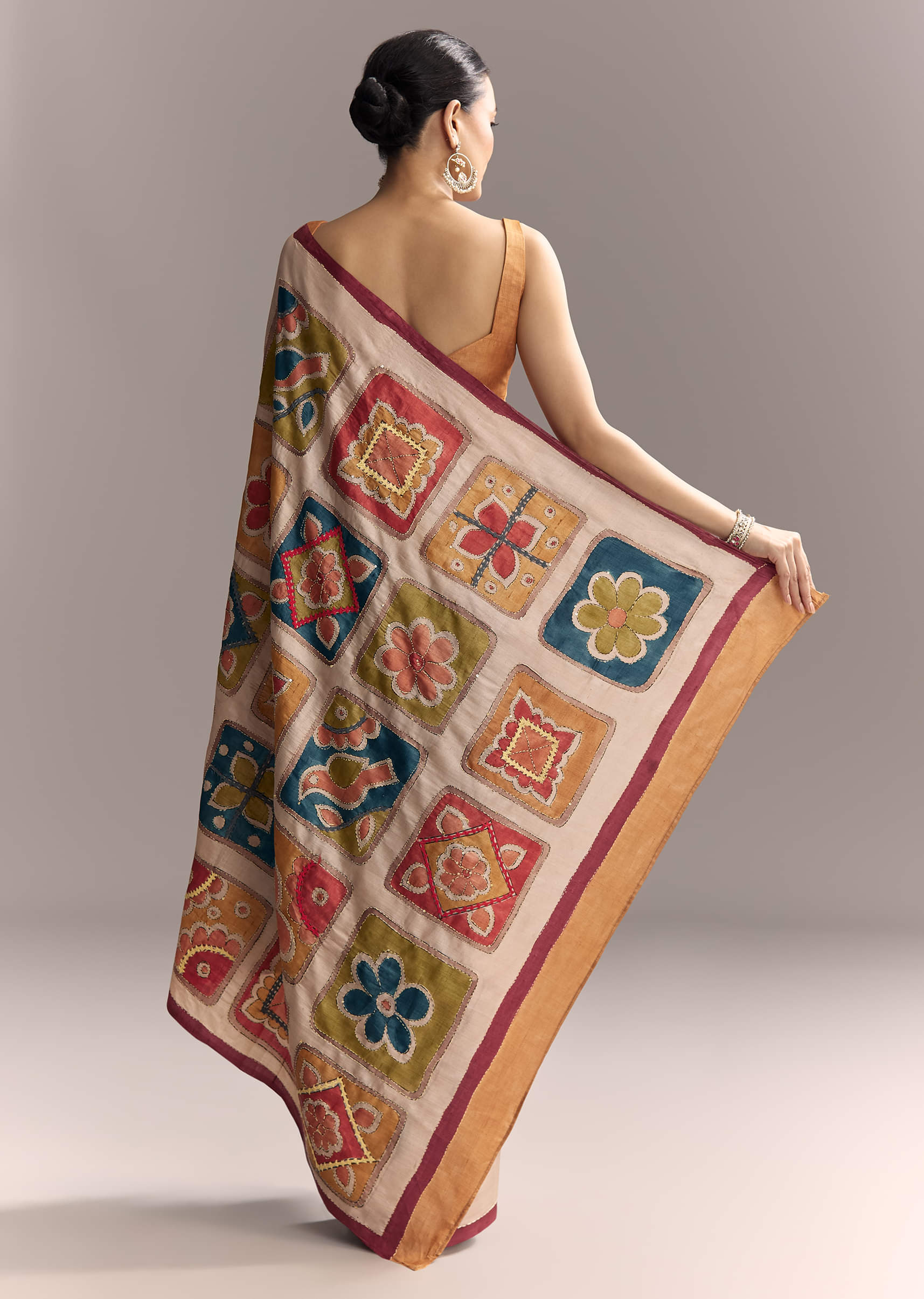 Brown Cotton Hand Painted Saree With Contrast Border - Image 4