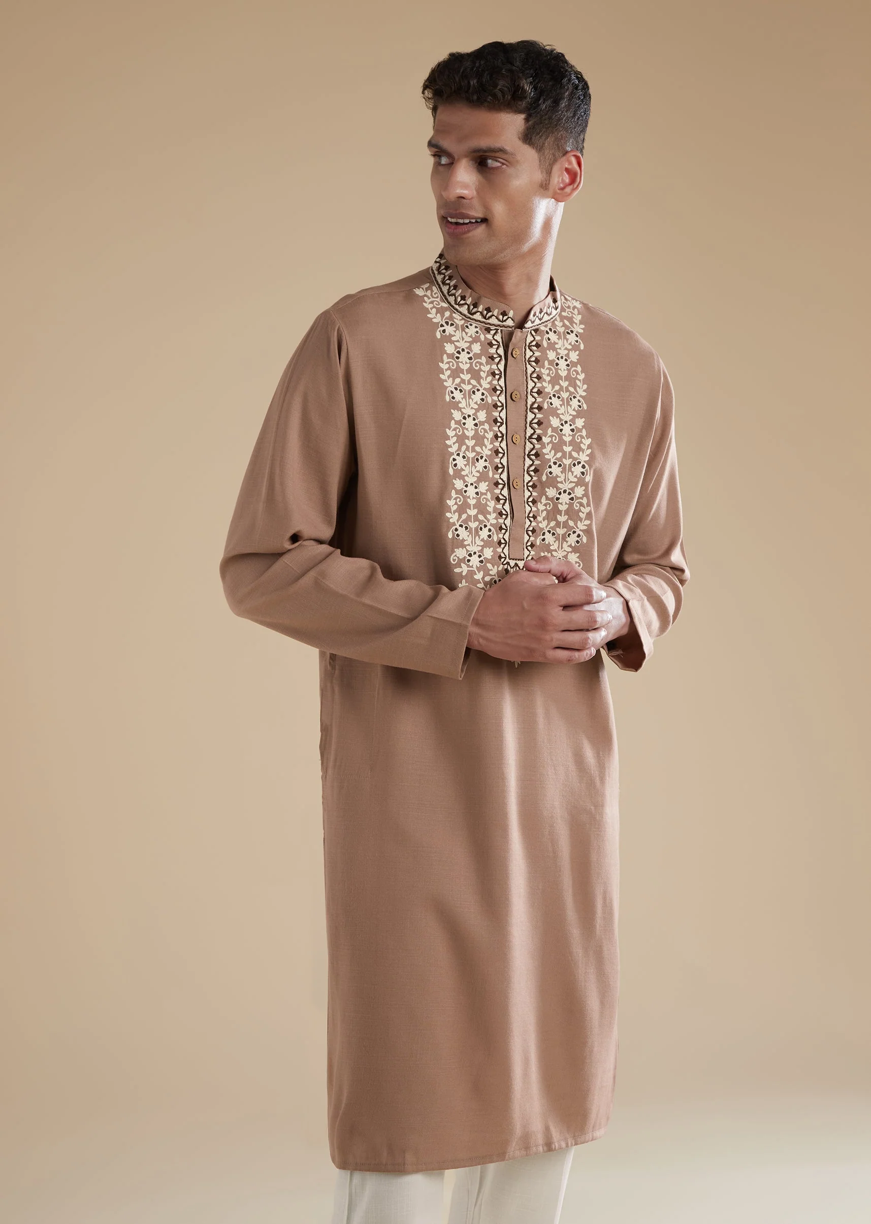 Brown Kurta Set With Thread Detail Work - Image 3
