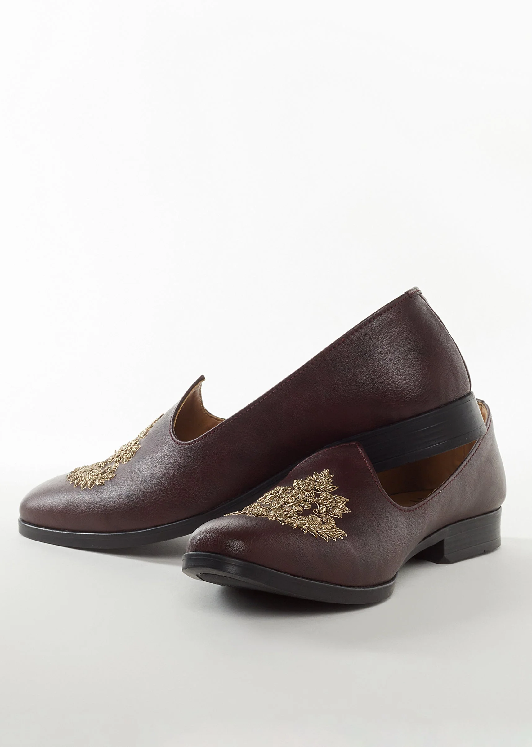 Brown Mens Footwear With Embroidery Detail Work - Image 3