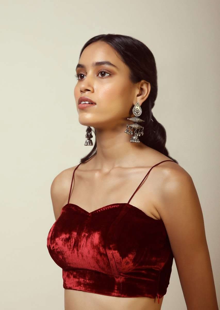 Burgundy Blouse Fabricated In Velvet With Spaghetti Straps And Sweetheart Neckline - Image 3