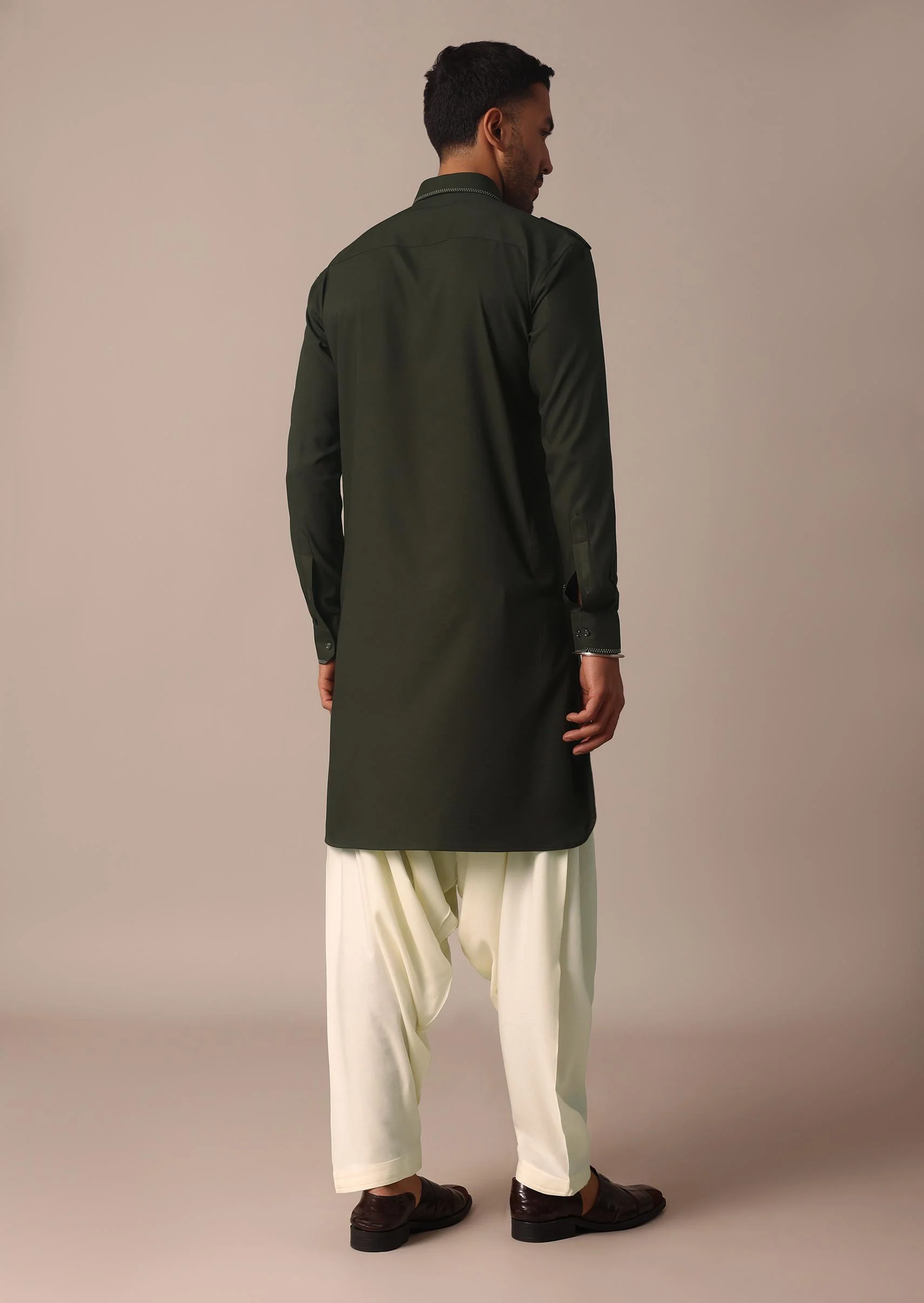 Classic Green Pathani Kurta Set For Eid - Image 5