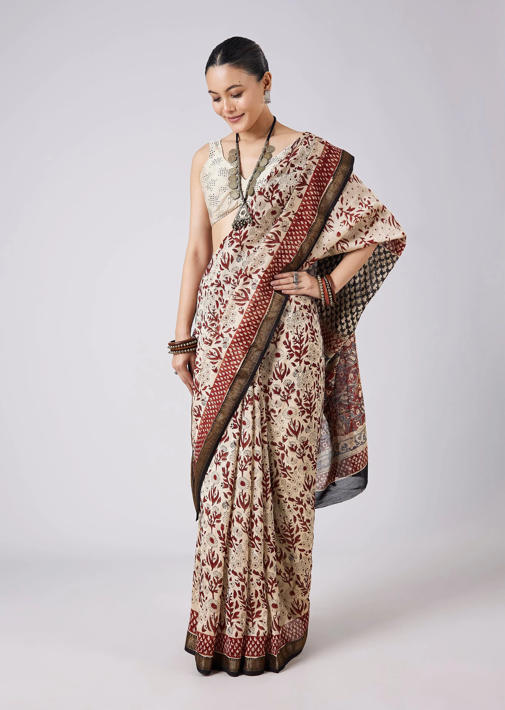 Cream Block Print Saree with Unstitched Blouse - Image 3