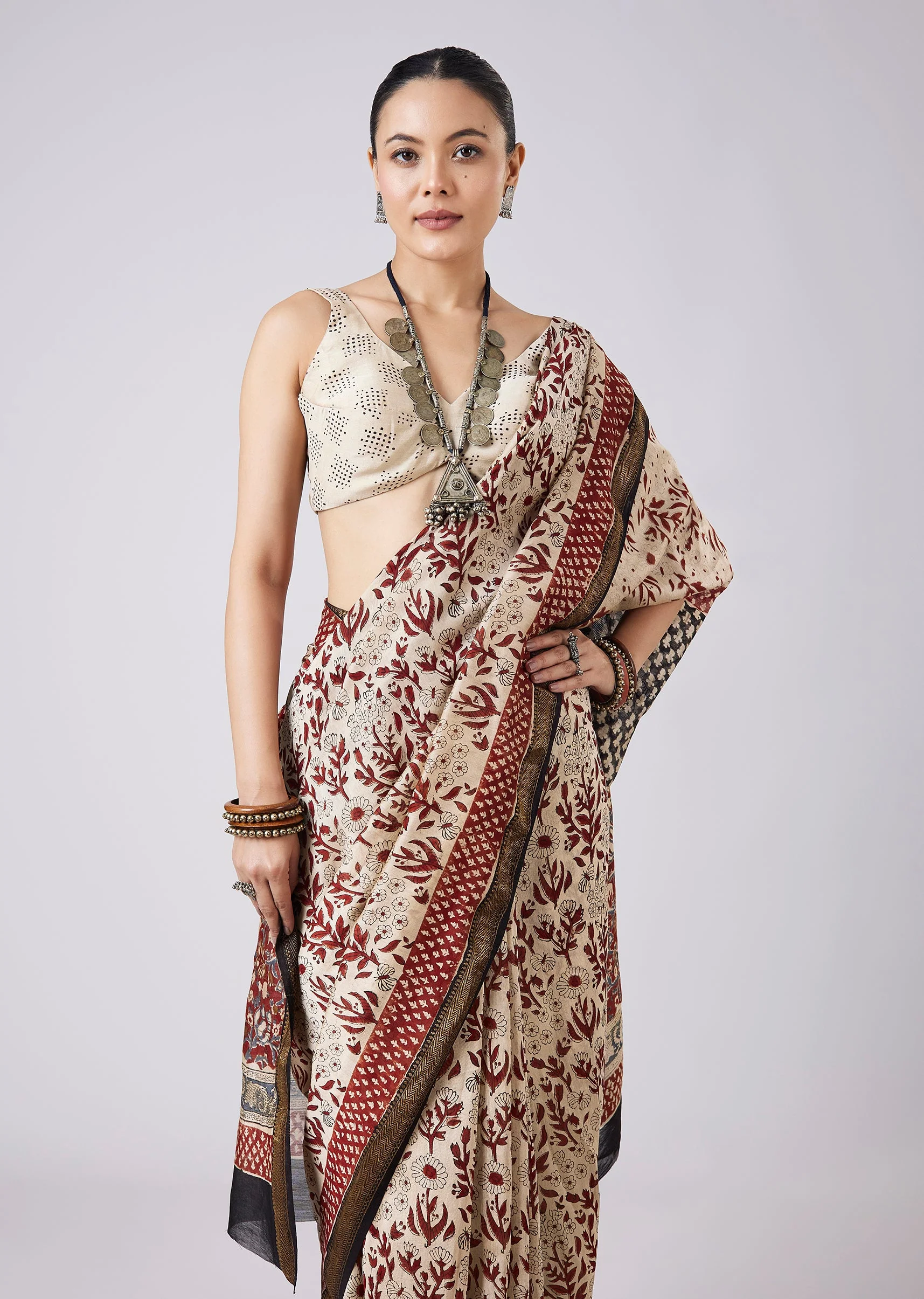 Cream Block Print Saree with Unstitched Blouse - Image 5